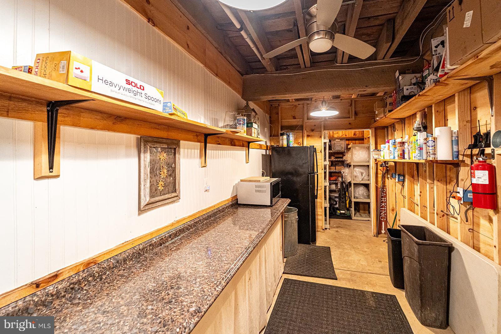 LOVETTSVILLE - Residential