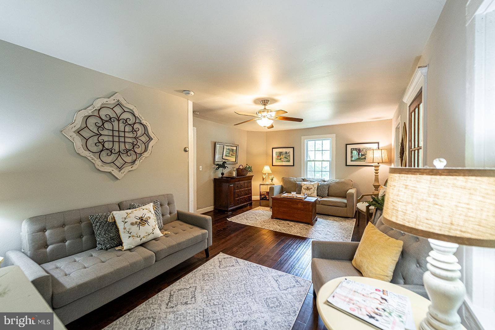 LOVETTSVILLE - Residential