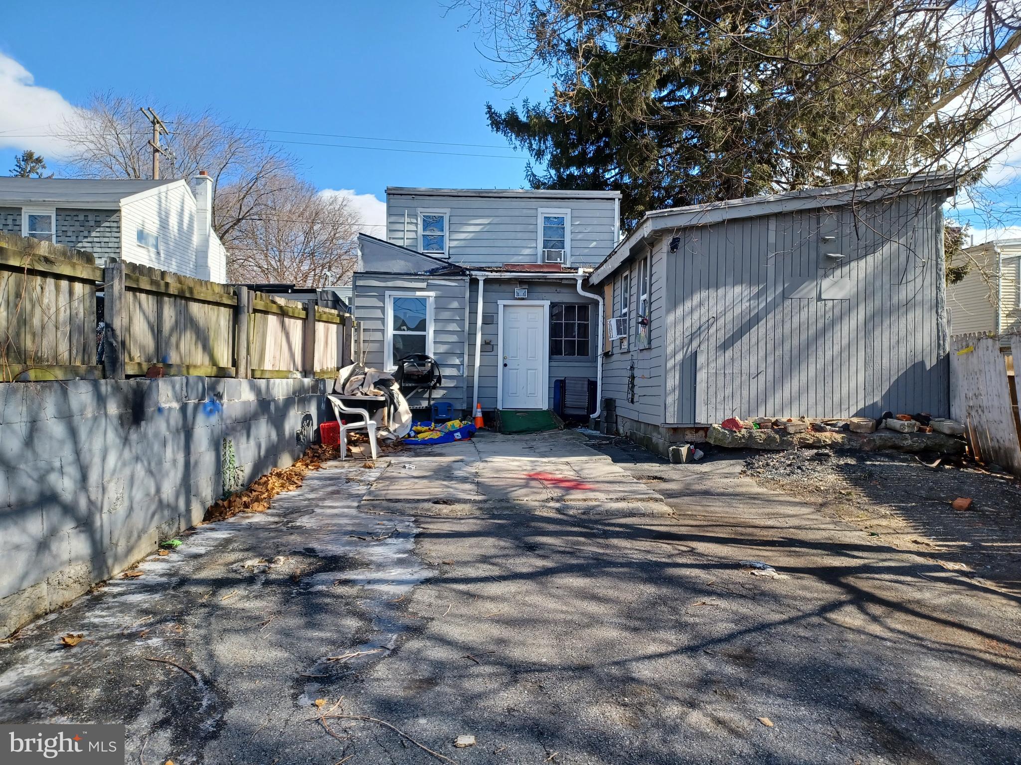 LANCASTER - Residential