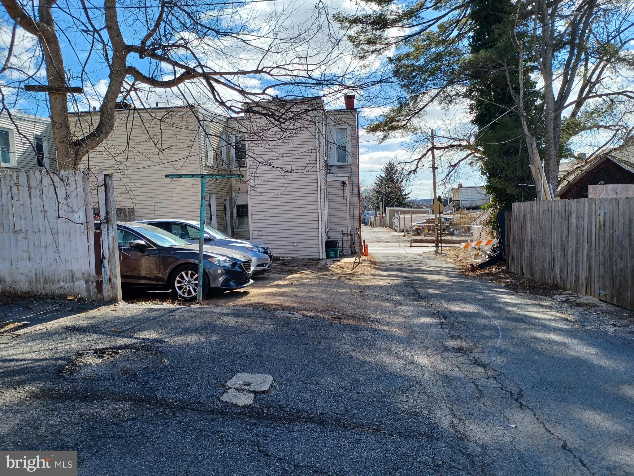 LANCASTER - Residential