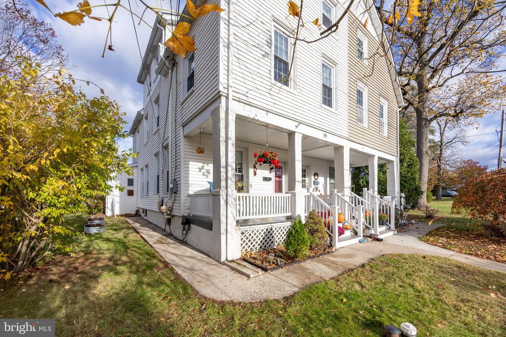 Photo of 19 Glenwood Avenue, COLLEGEVILLE, PA 19426 (MLS # PAMC2162882)