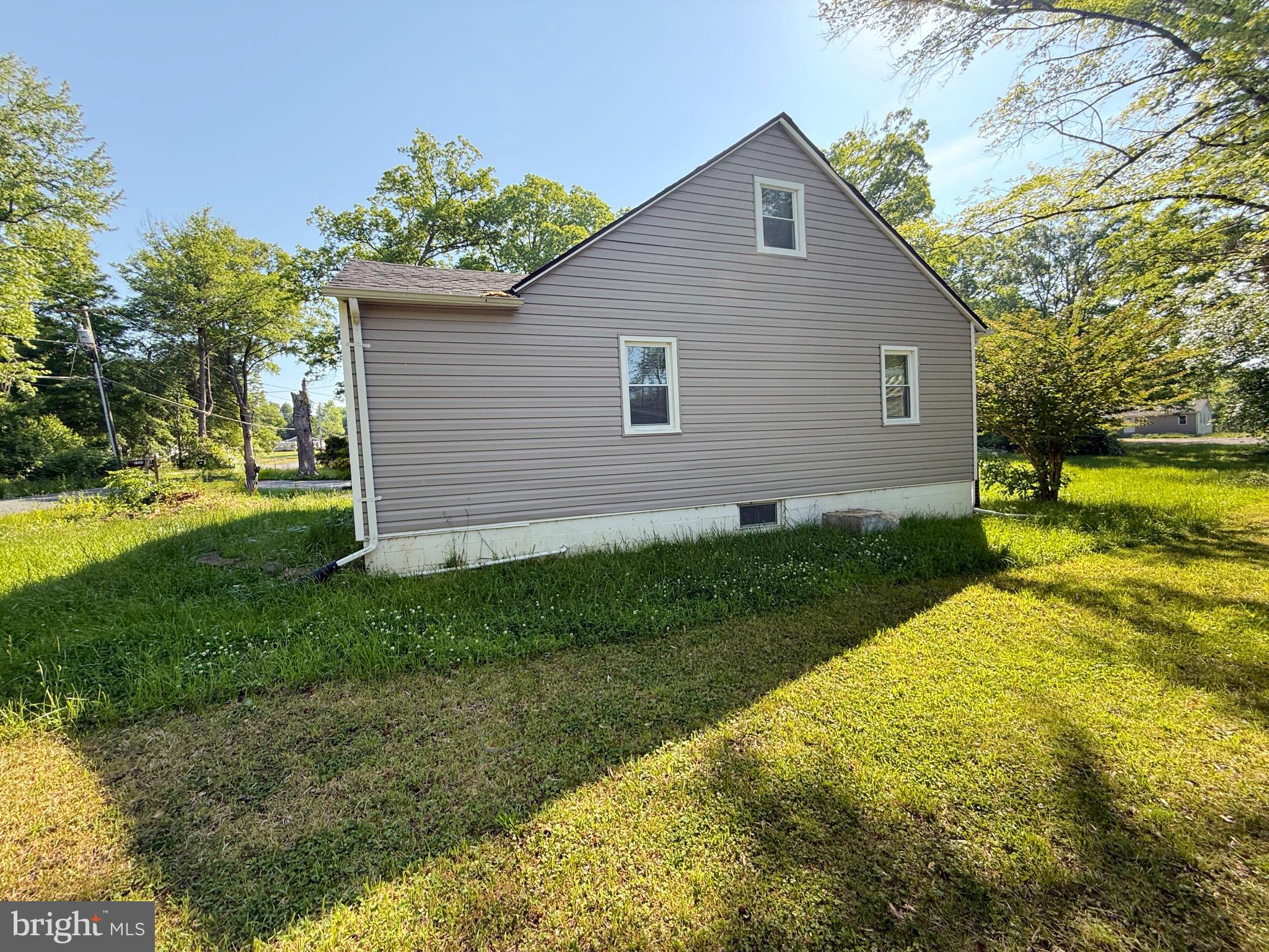 1535 MITCHELL LANE