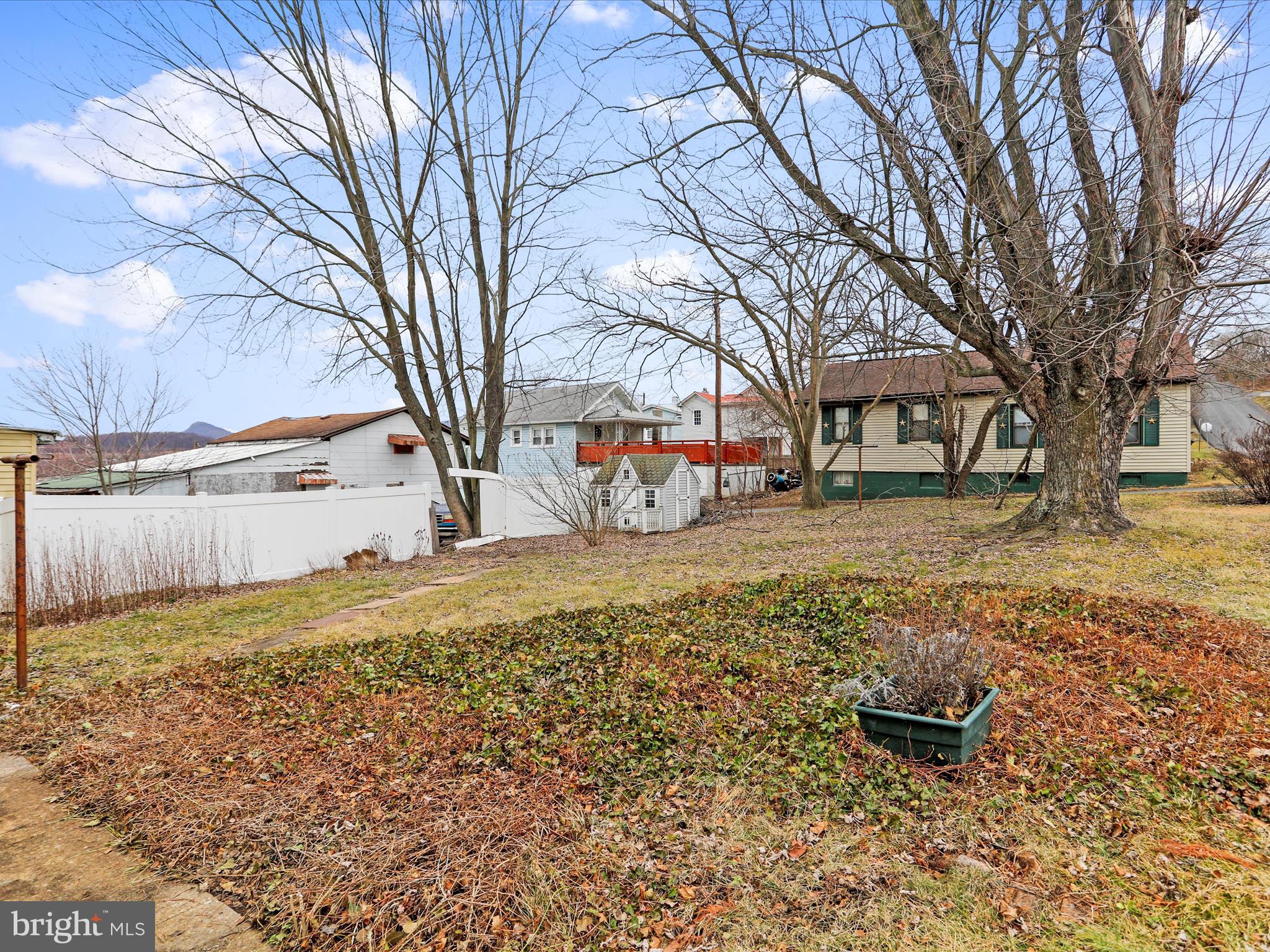 WEST END - Residential