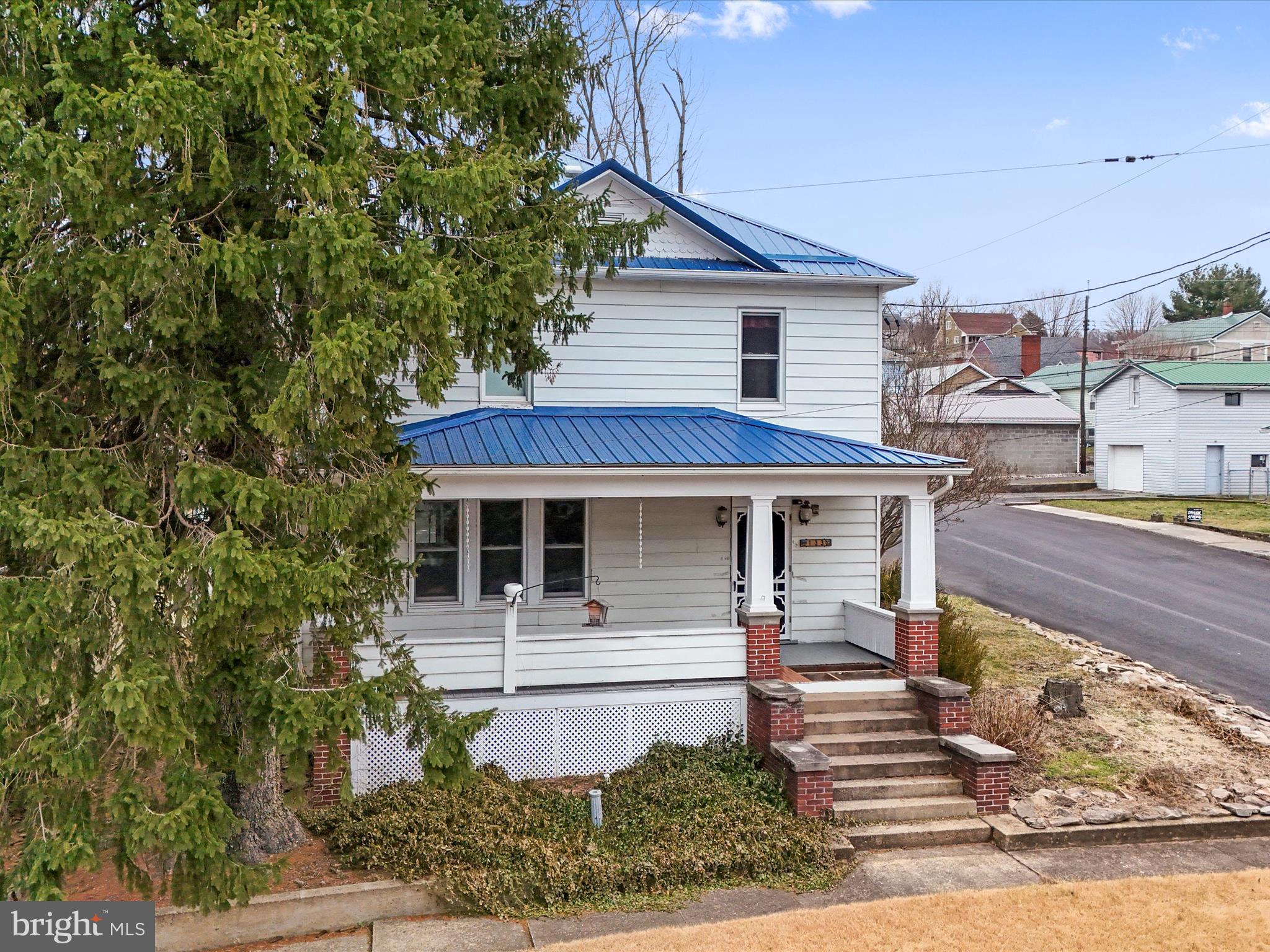 WEST END - Residential