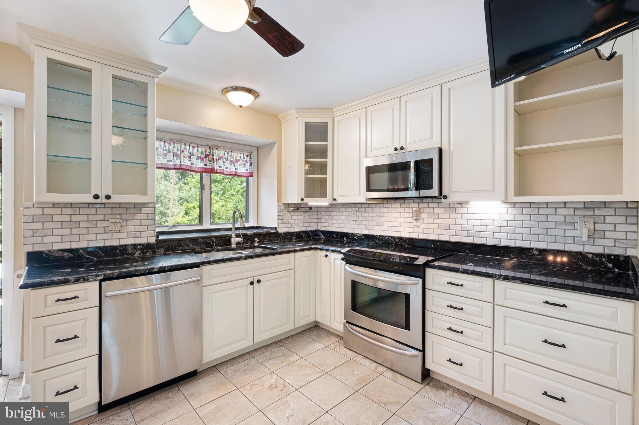 CHESAPEAKE ISLE - Residential