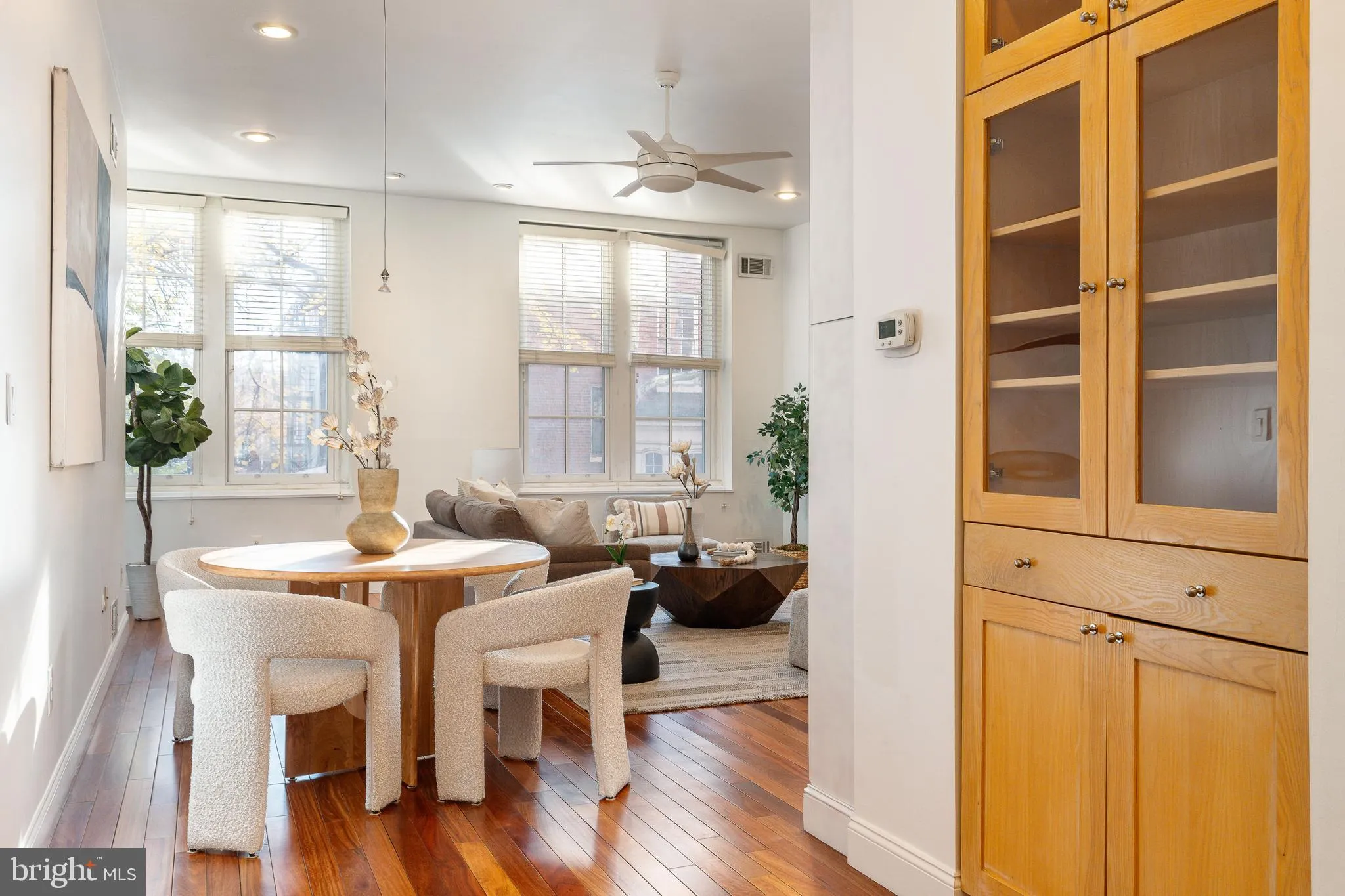 Philadelphia, Pennsylvania 19107, United States, 1 Bedroom Bedrooms, ,1 BathroomBathrooms,Residential,Contingent,251613