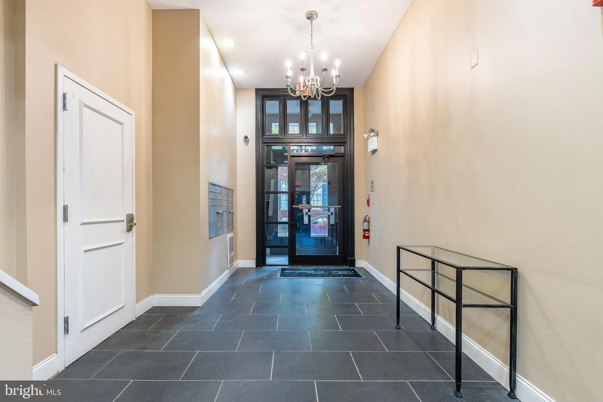 Philadelphia, Pennsylvania 19107, United States, 1 Bedroom Bedrooms, ,1 BathroomBathrooms,Residential,Contingent,251613