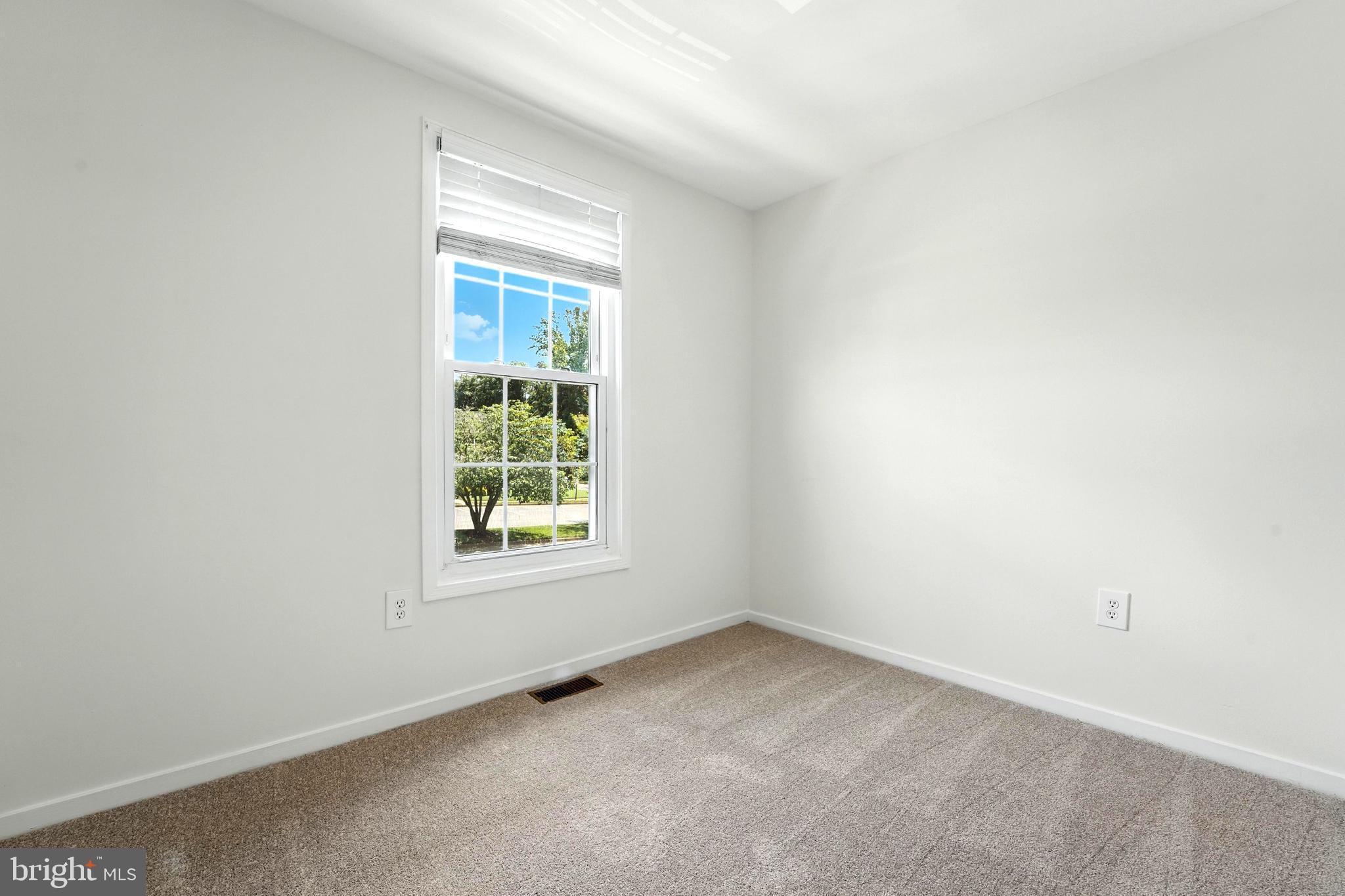 TOWNS OF OAK SPRINGS - Residential