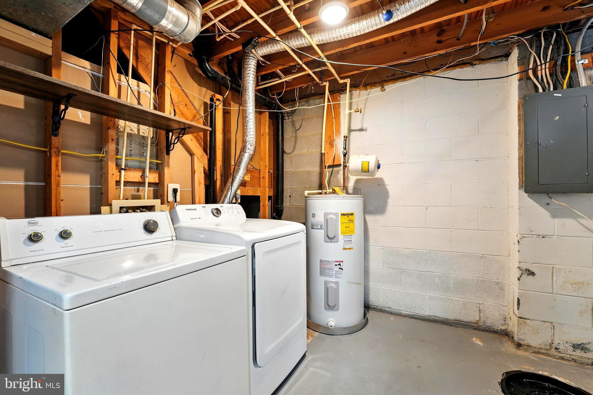 TOWNS OF OAK SPRINGS - Residential