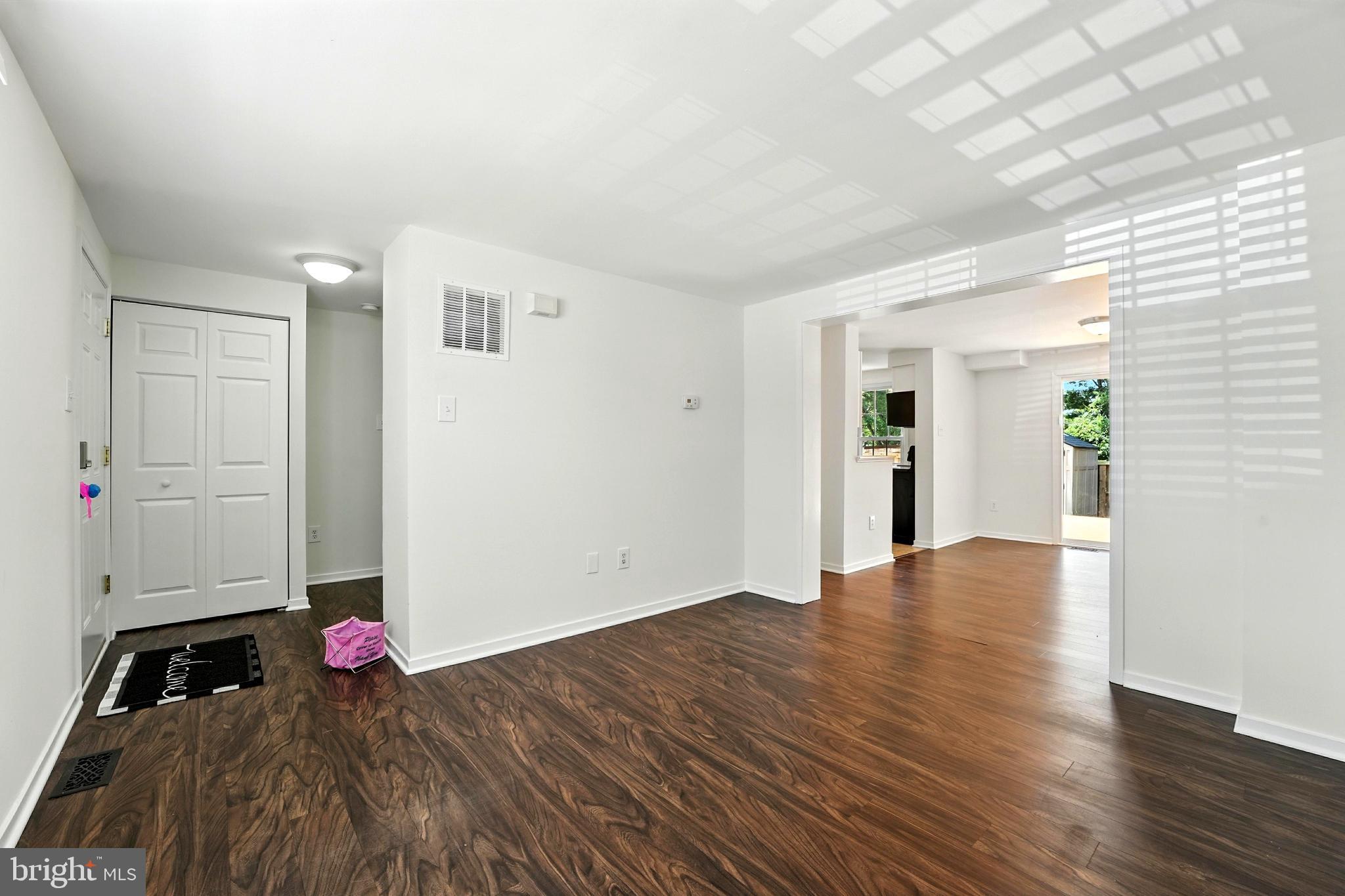 TOWNS OF OAK SPRINGS - Residential