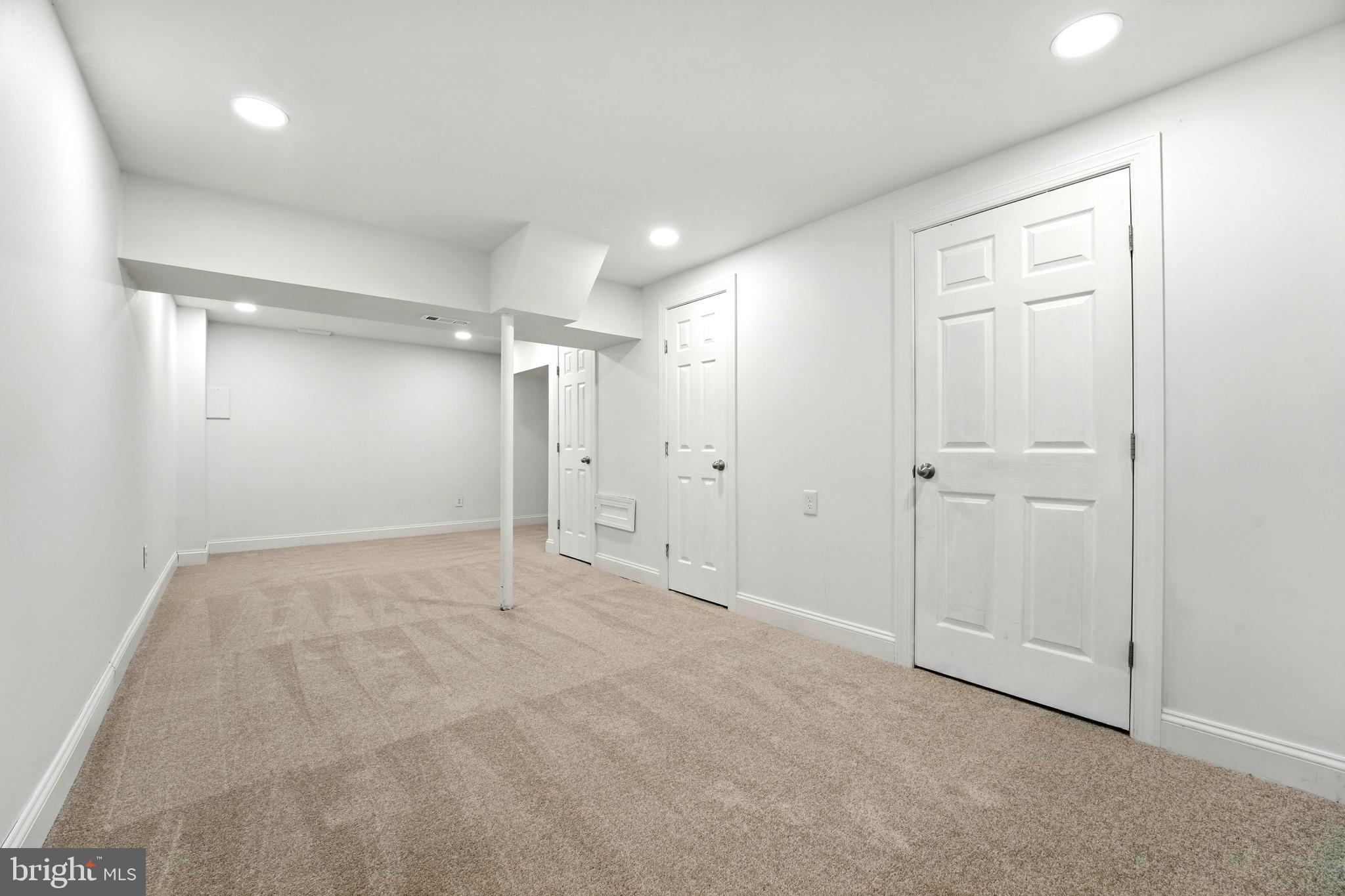 TOWNS OF OAK SPRINGS - Residential