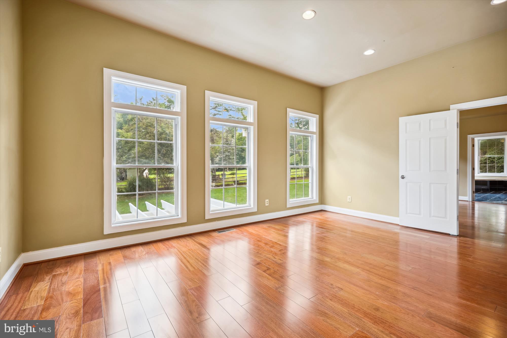 GLEN HILLS - Residential