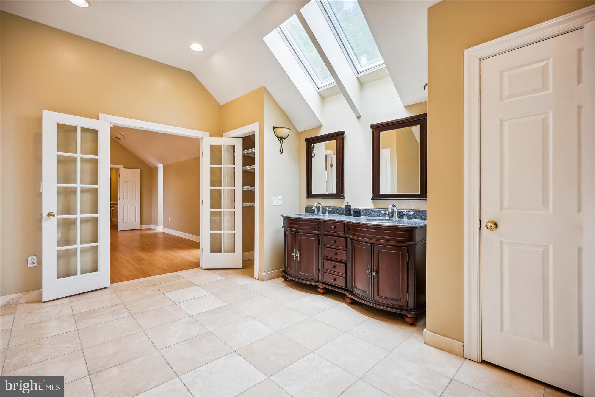 GLEN HILLS - Residential