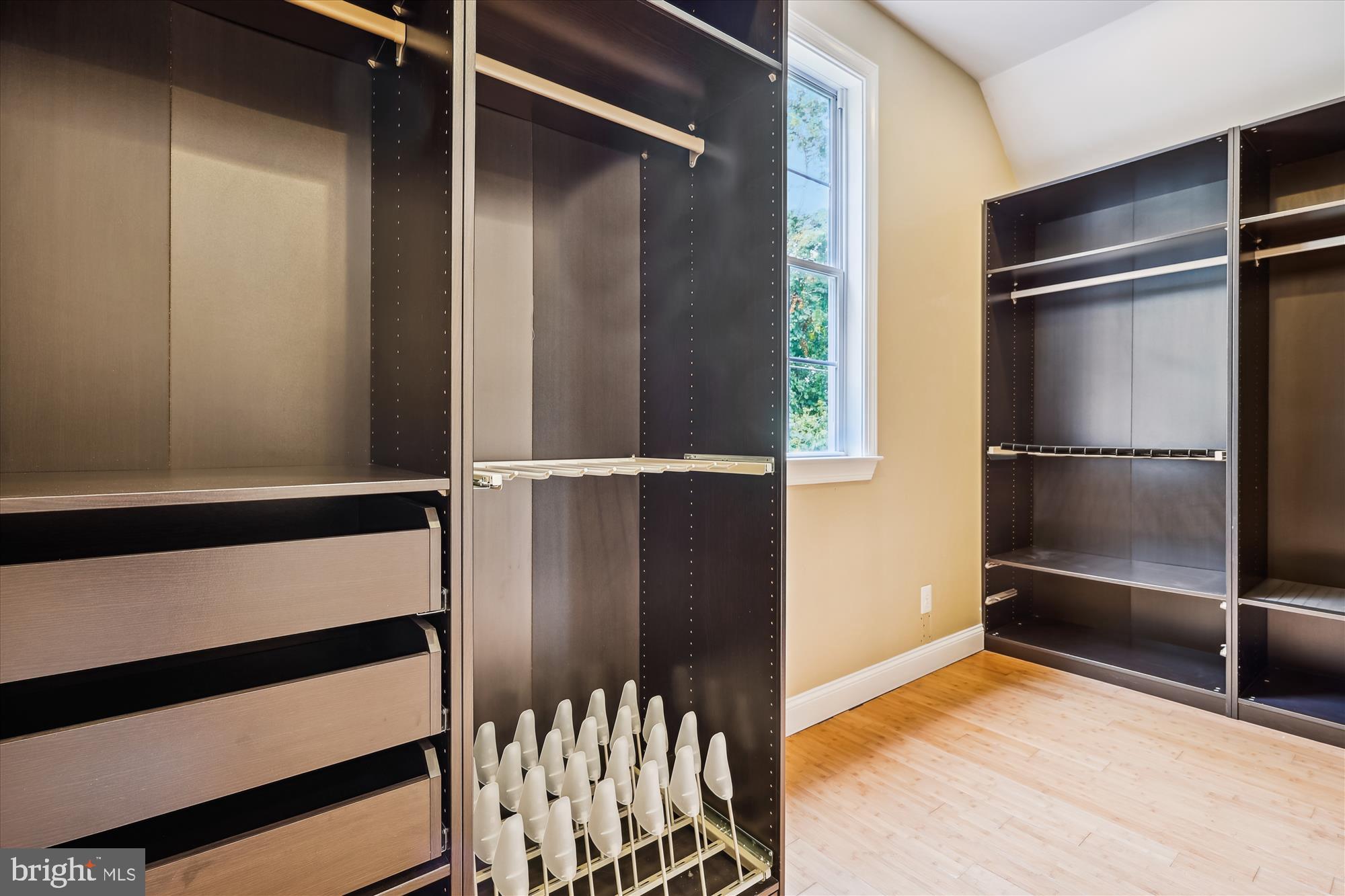 GLEN HILLS - Residential