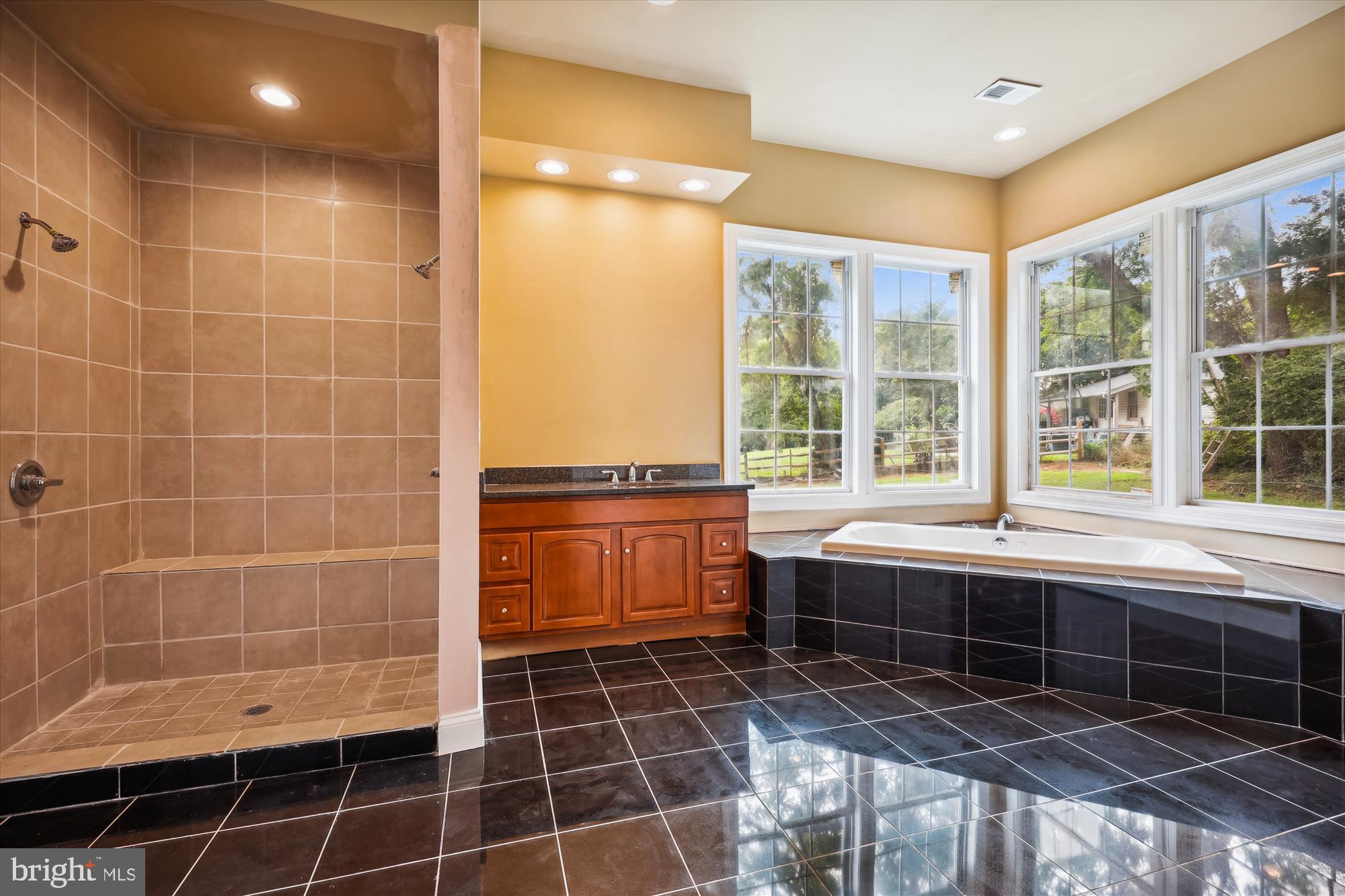 GLEN HILLS - Residential