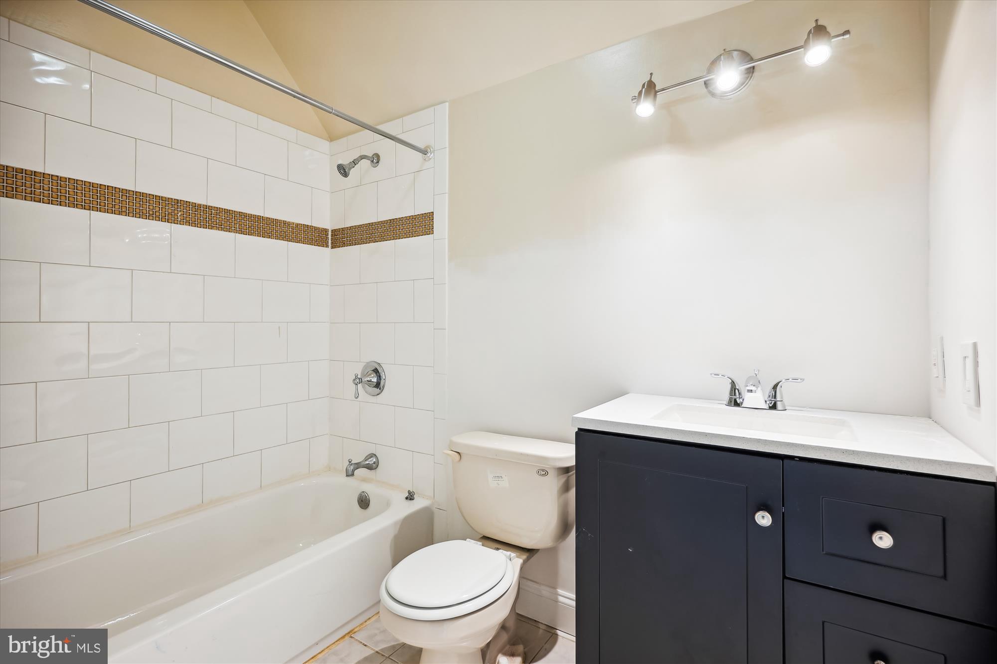 GLEN HILLS - Residential