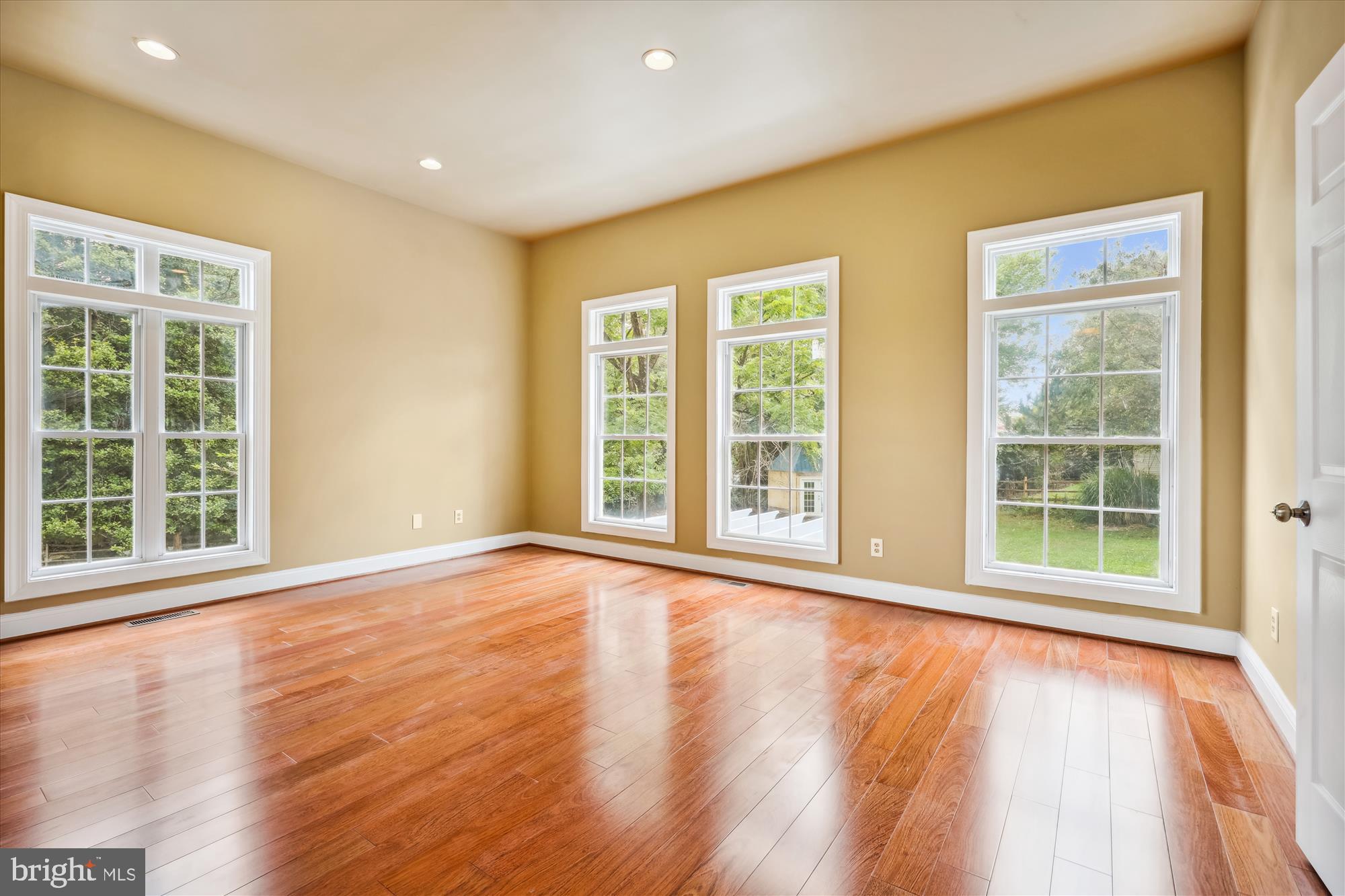 GLEN HILLS - Residential