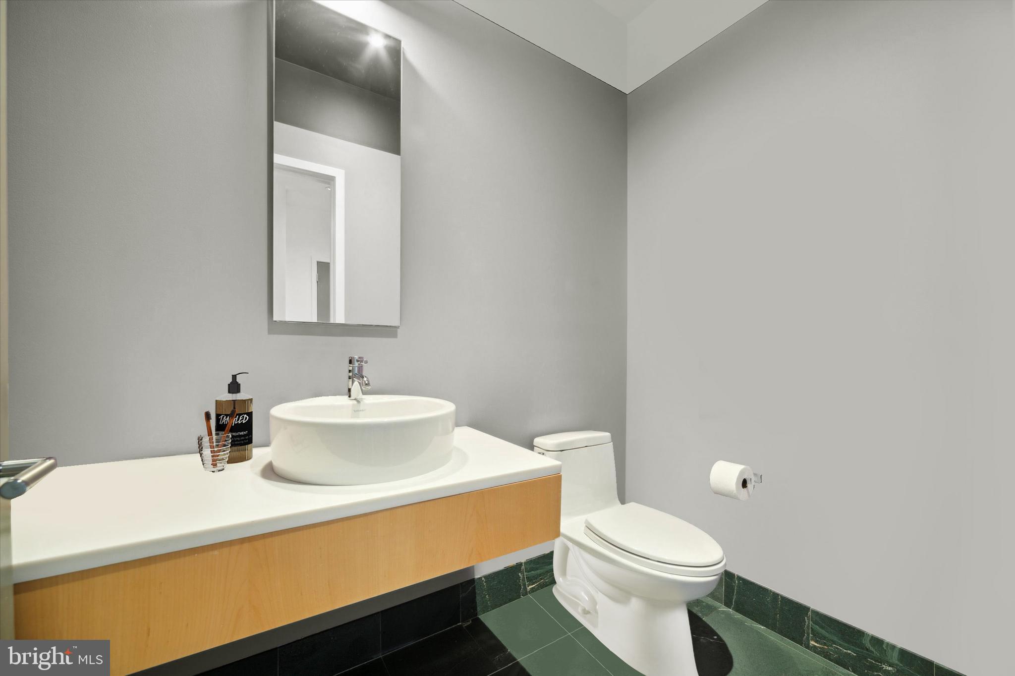 SOCIETY HILL - Residential