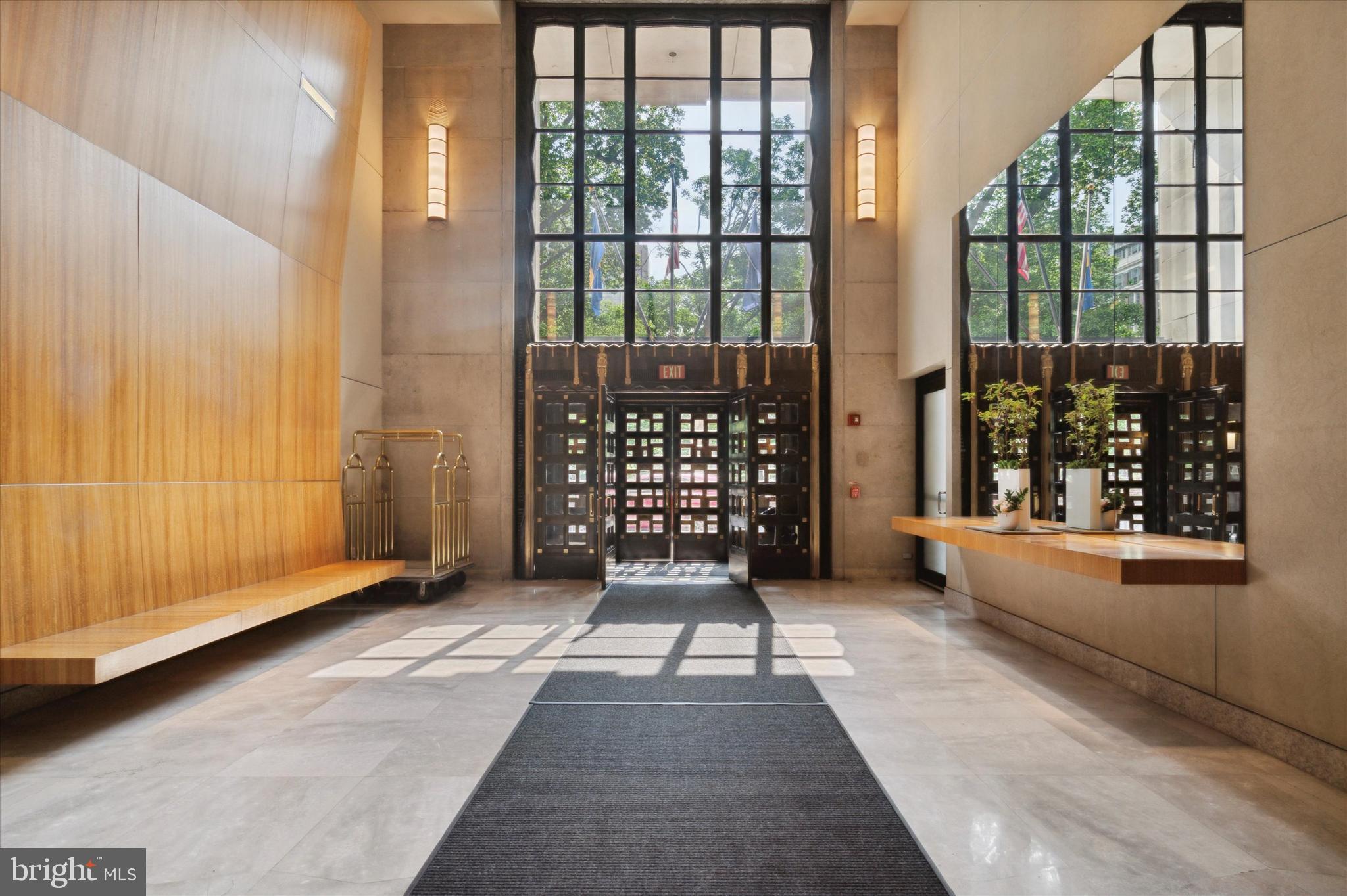 SOCIETY HILL - Residential