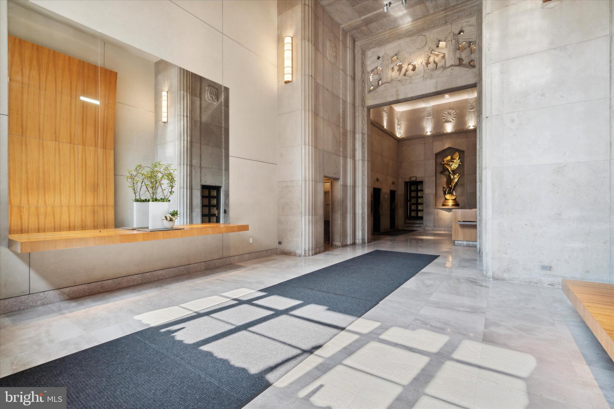 SOCIETY HILL - Residential