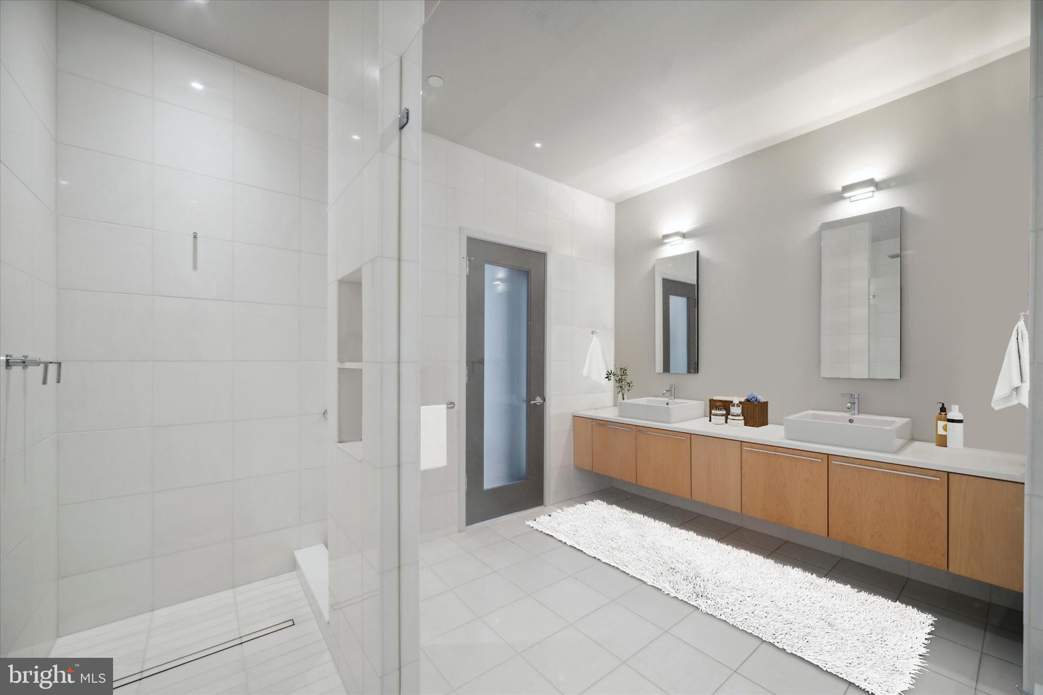 SOCIETY HILL - Residential