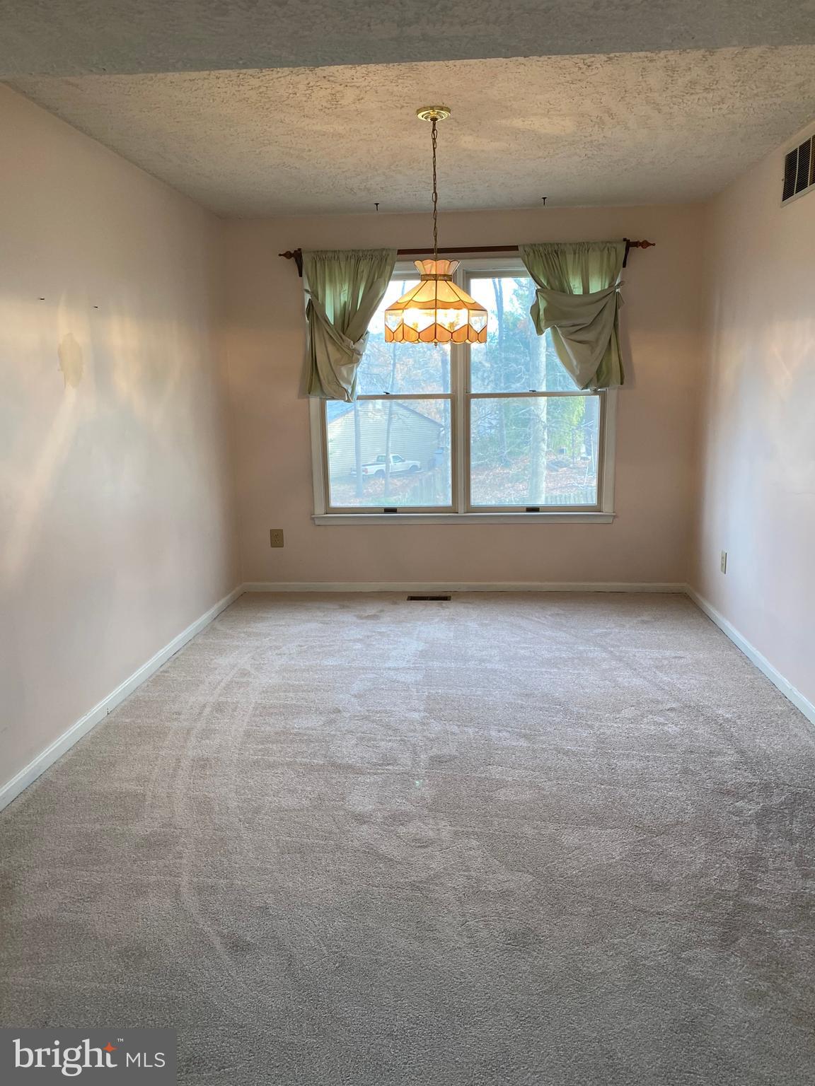 OAK HOLLOW - Residential Lease