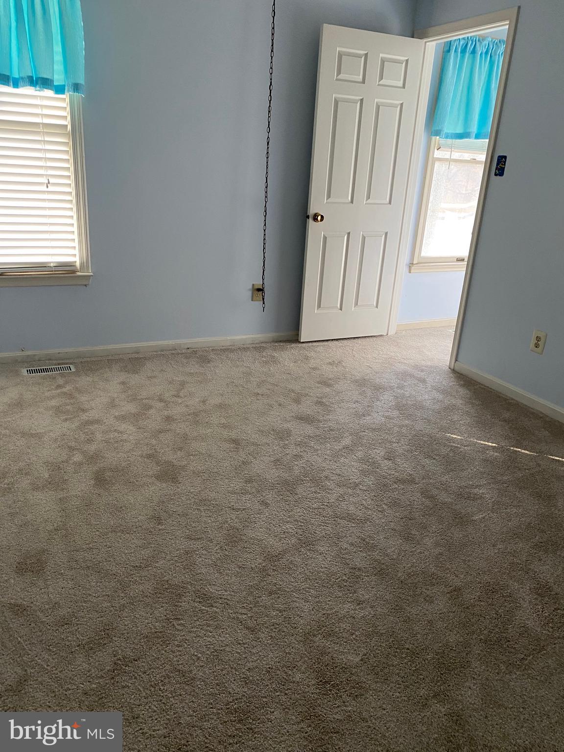 OAK HOLLOW - Residential Lease