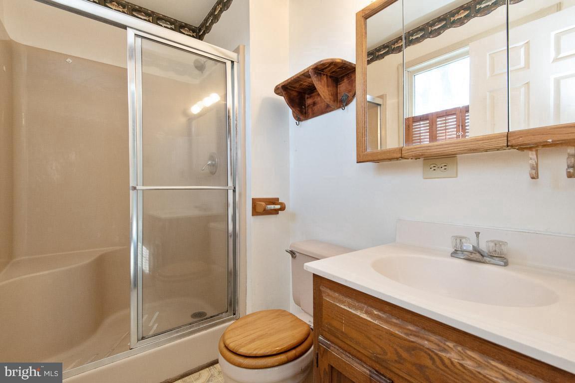 OAK HOLLOW - Residential Lease