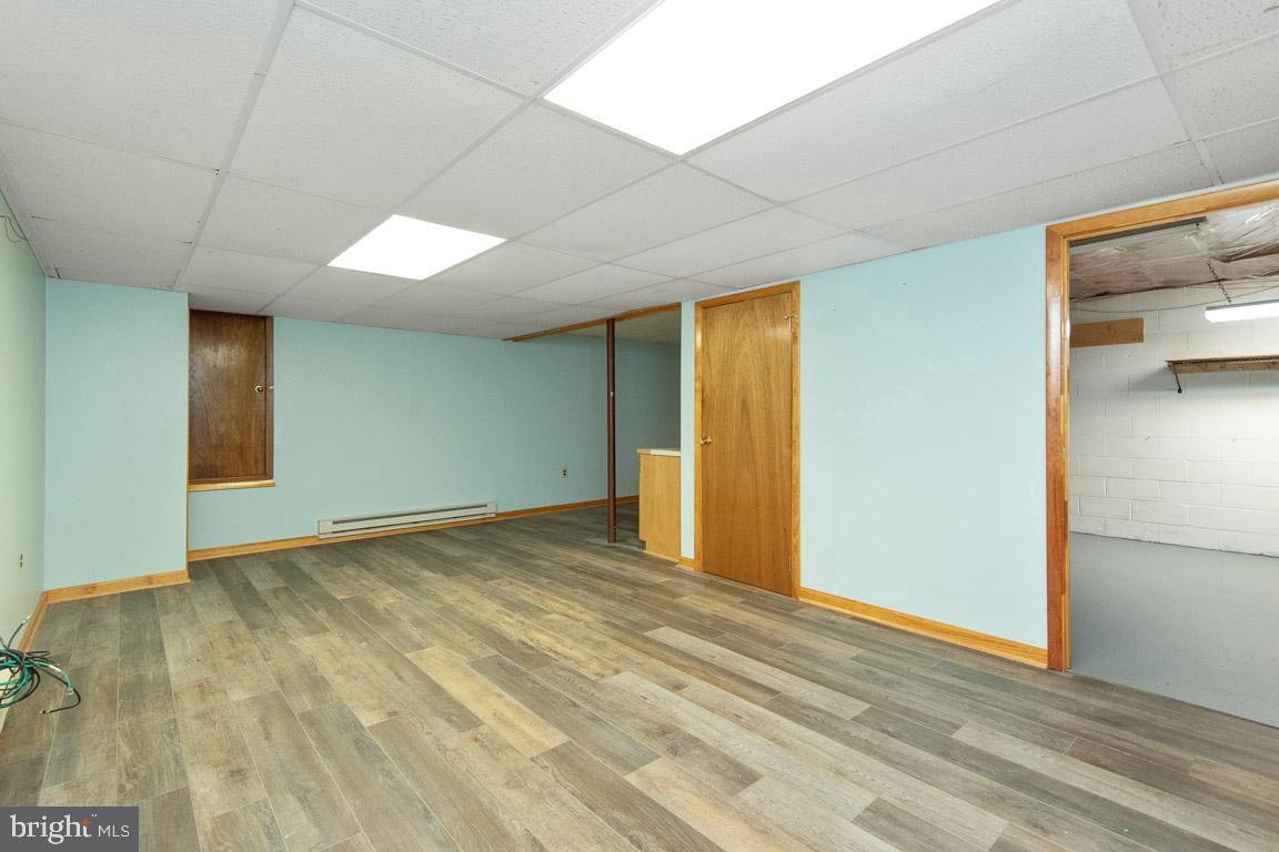 OAK HOLLOW - Residential Lease