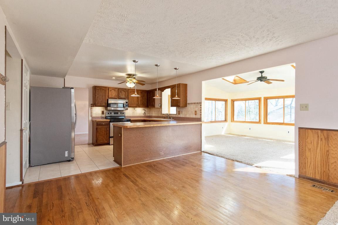 OAK HOLLOW - Residential Lease