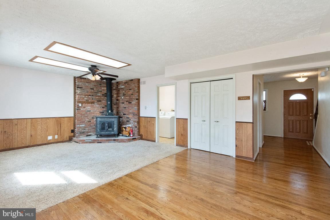 OAK HOLLOW - Residential Lease