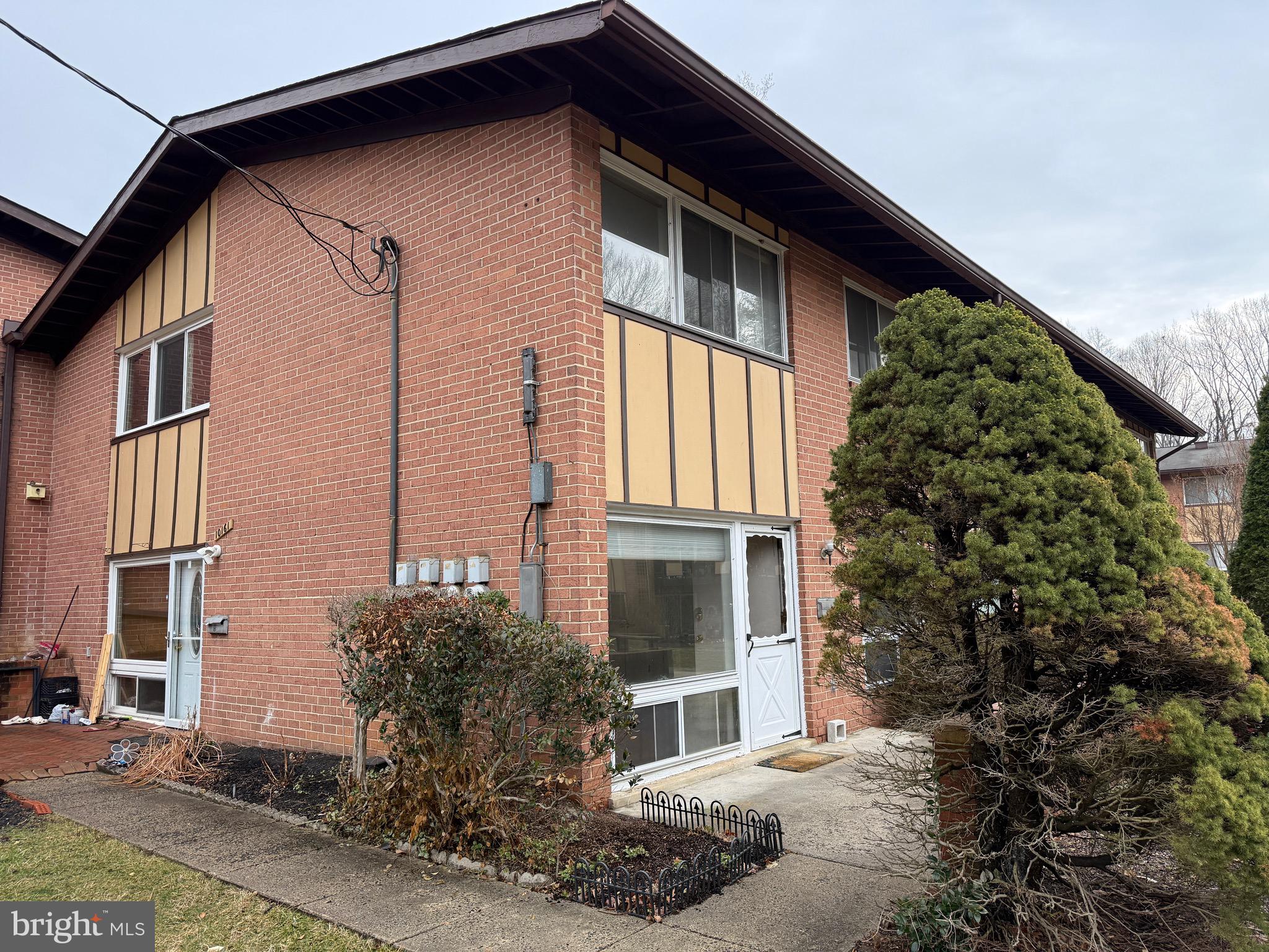 10163 FAIR WOODS DRIVE