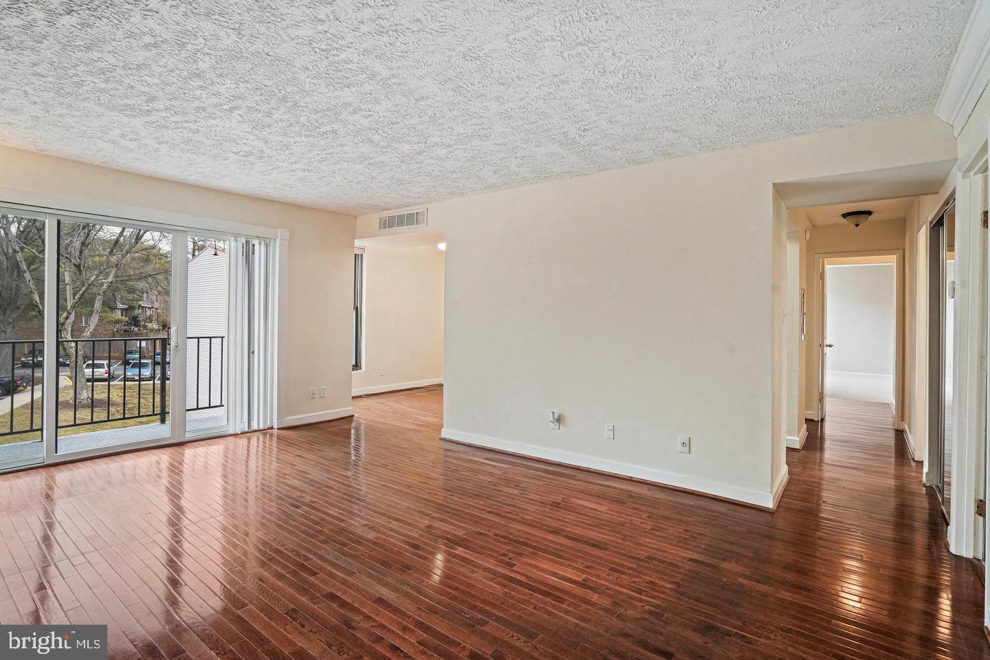 102 DUVALL LANE 9-301