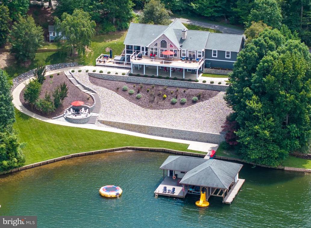 MYSTIC POINTE - Residential