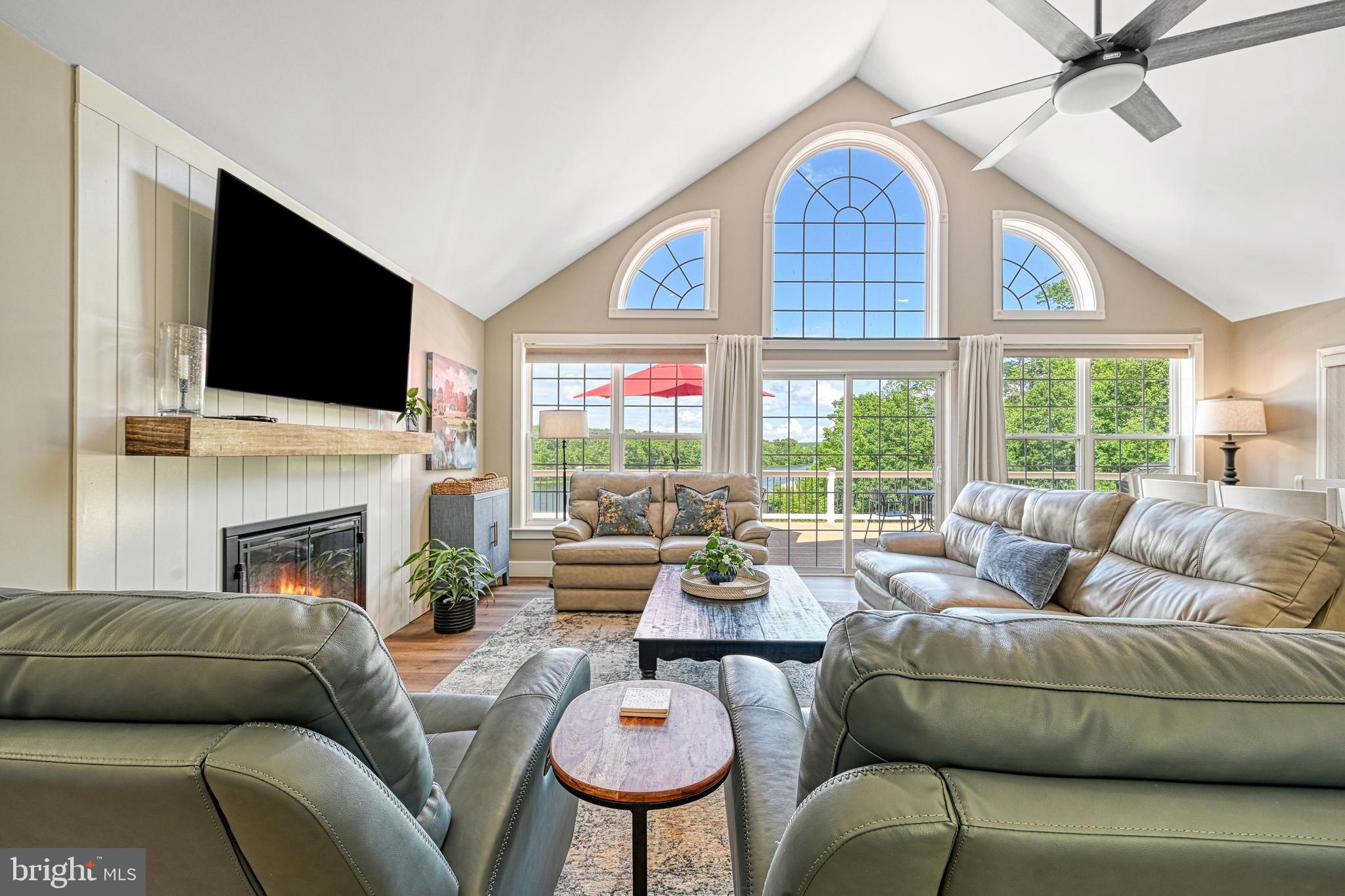 MYSTIC POINTE - Residential