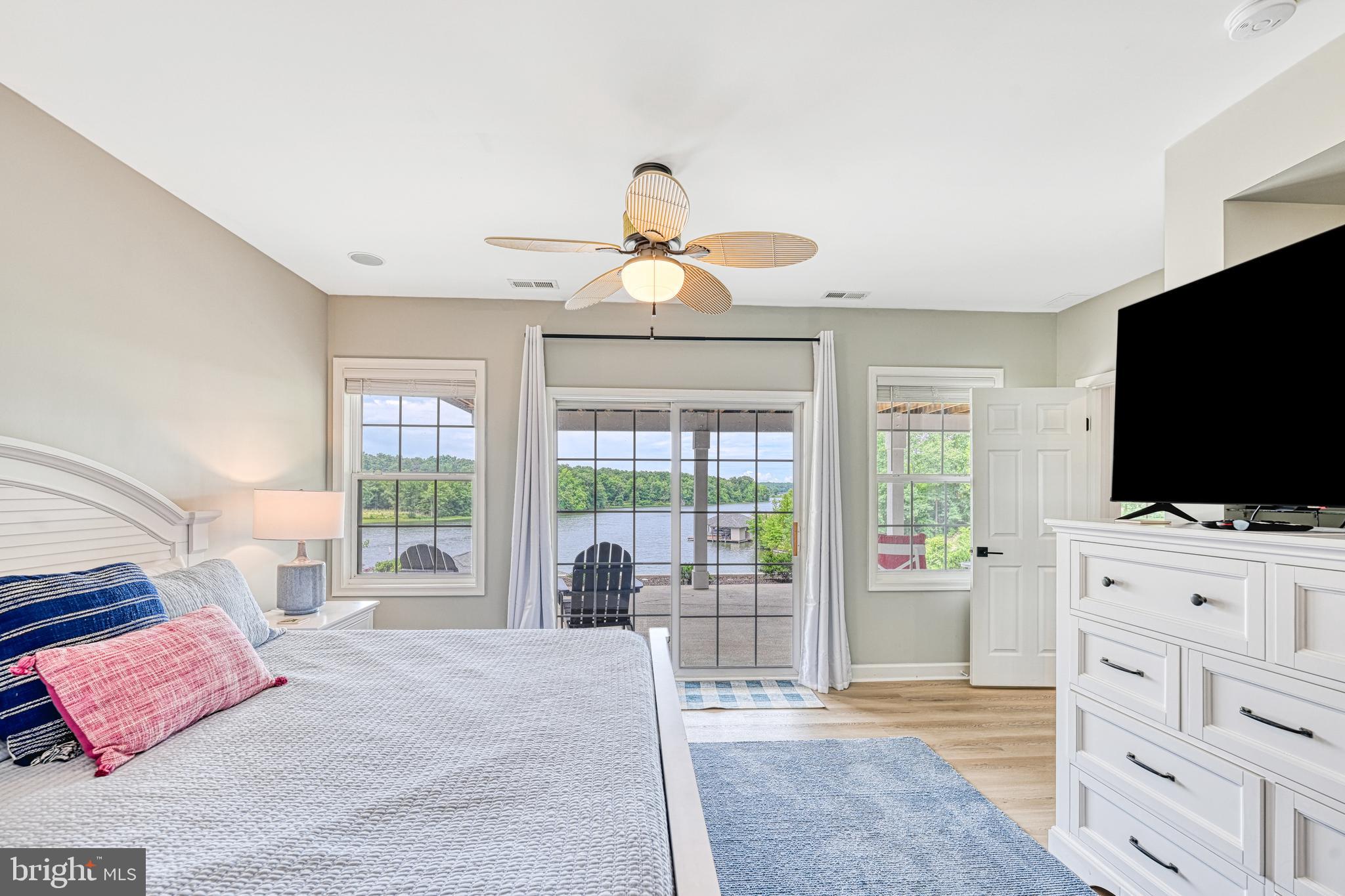 MYSTIC POINTE - Residential