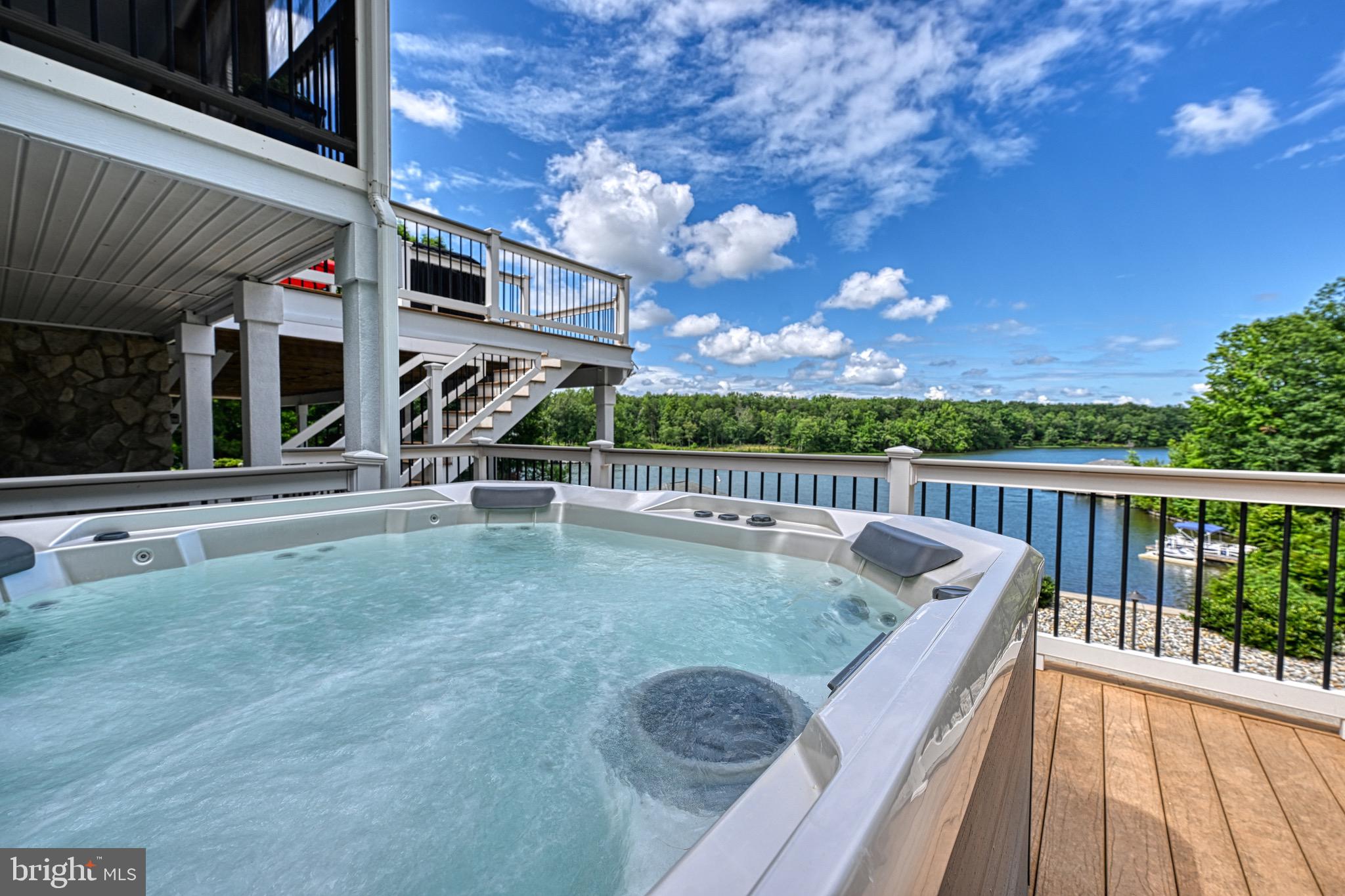 MYSTIC POINTE - Residential