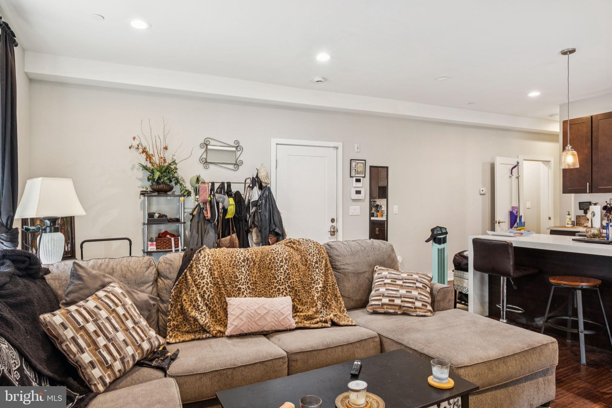 ART MUSEUM AREA - Residential Income