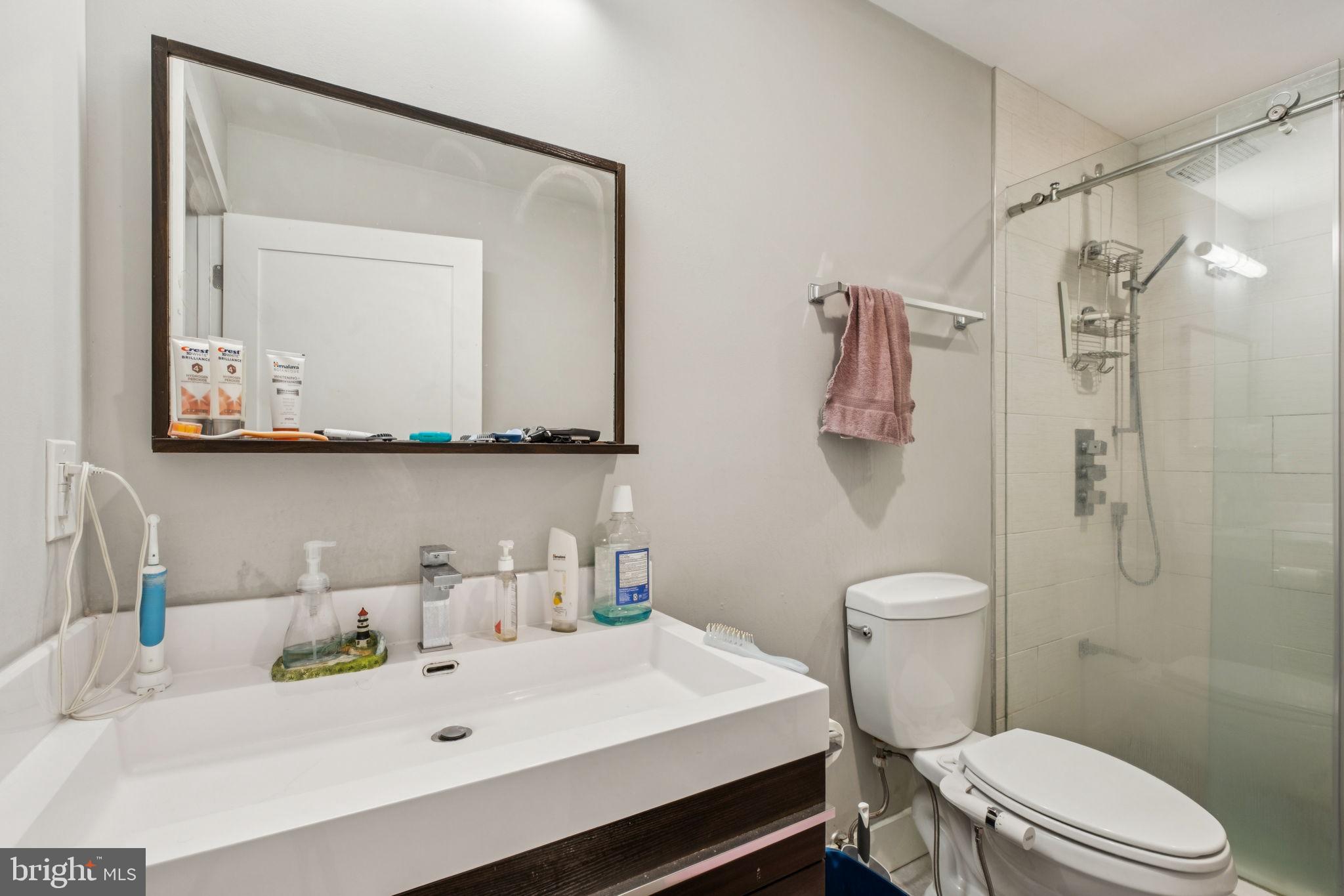 ART MUSEUM AREA - Residential Income