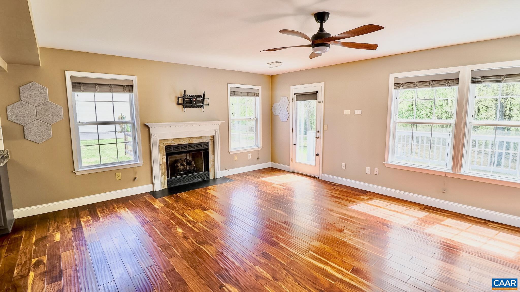 AUTUMN OAKS - Residential