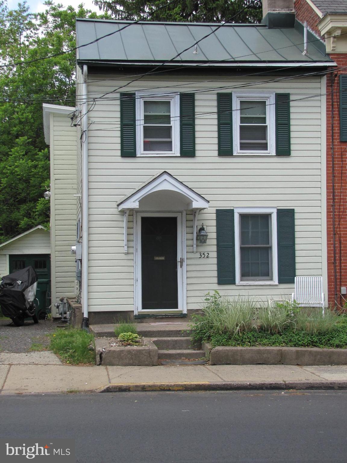 000 - Residential Lease