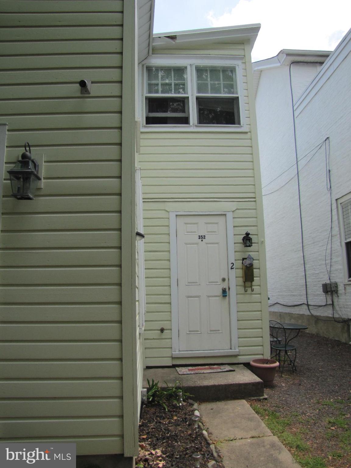 000 - Residential Lease