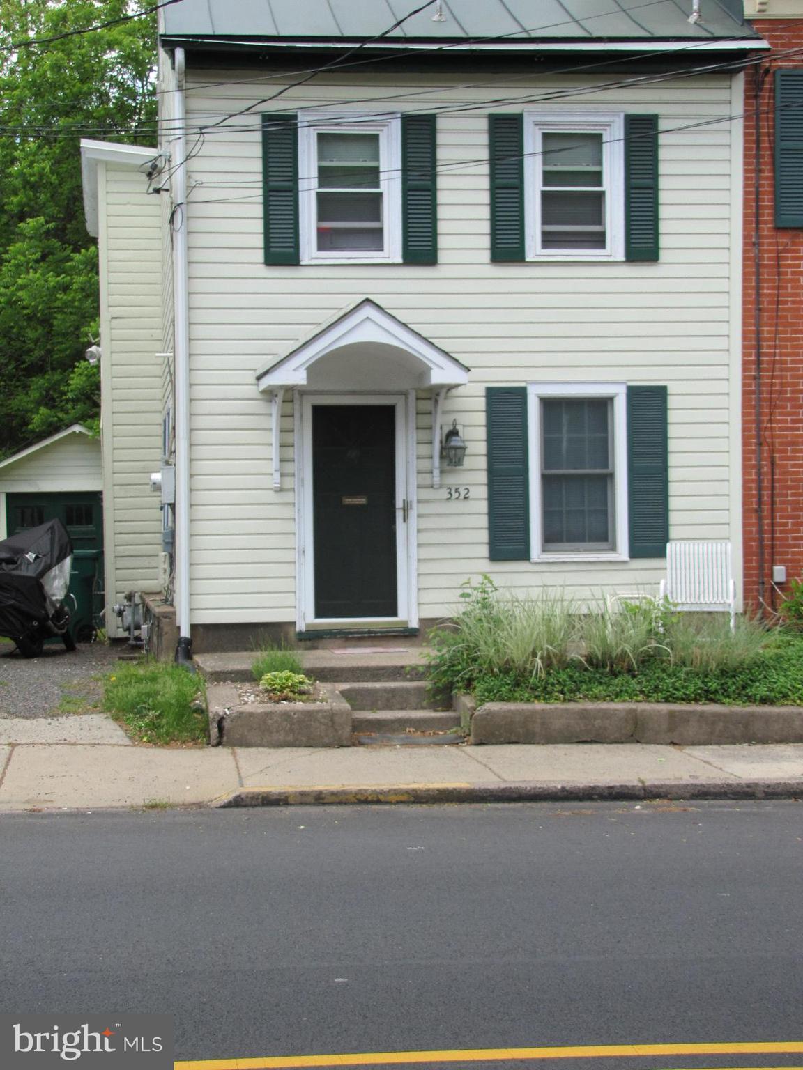 000 - Residential Lease