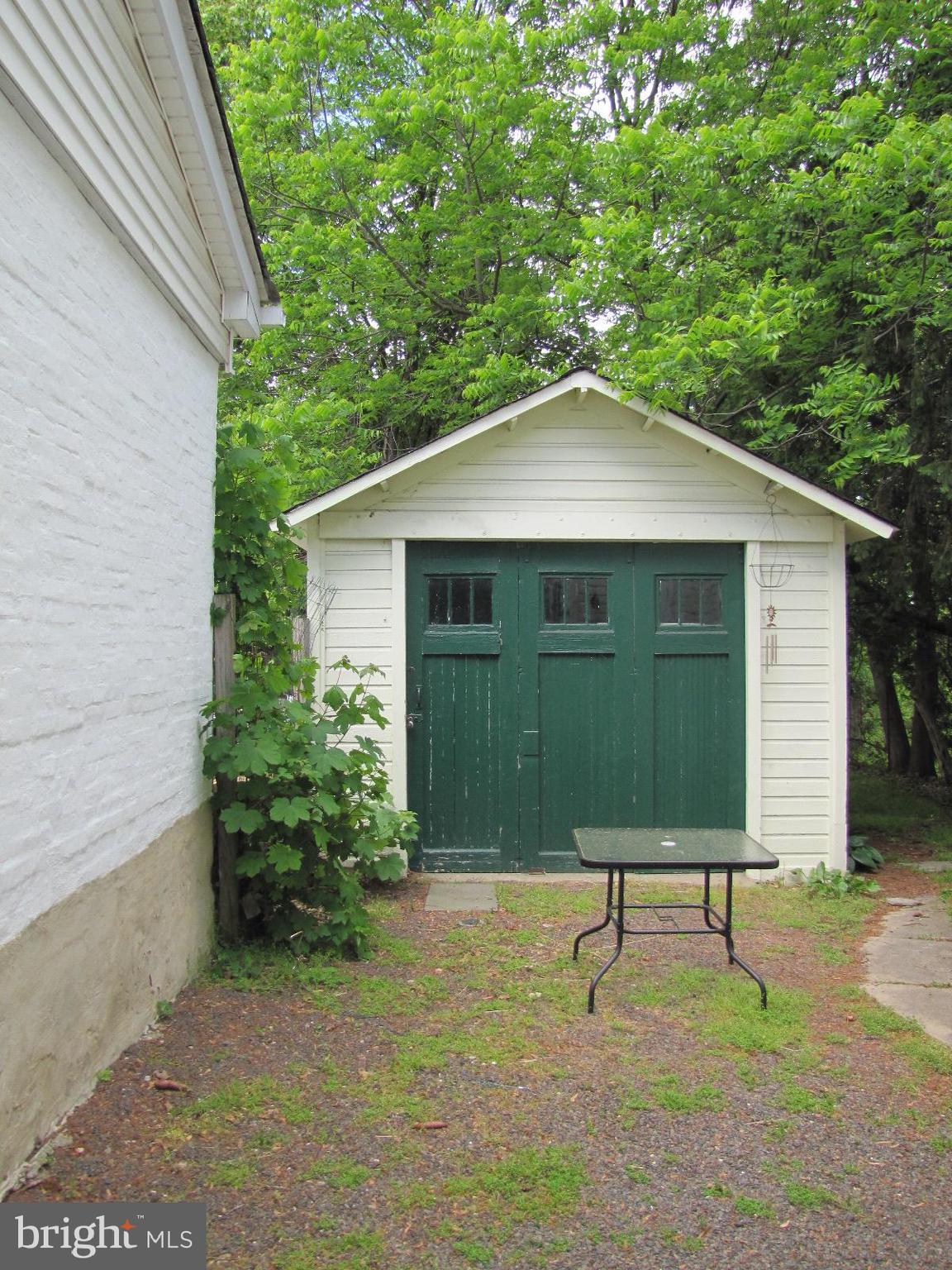 000 - Residential Lease