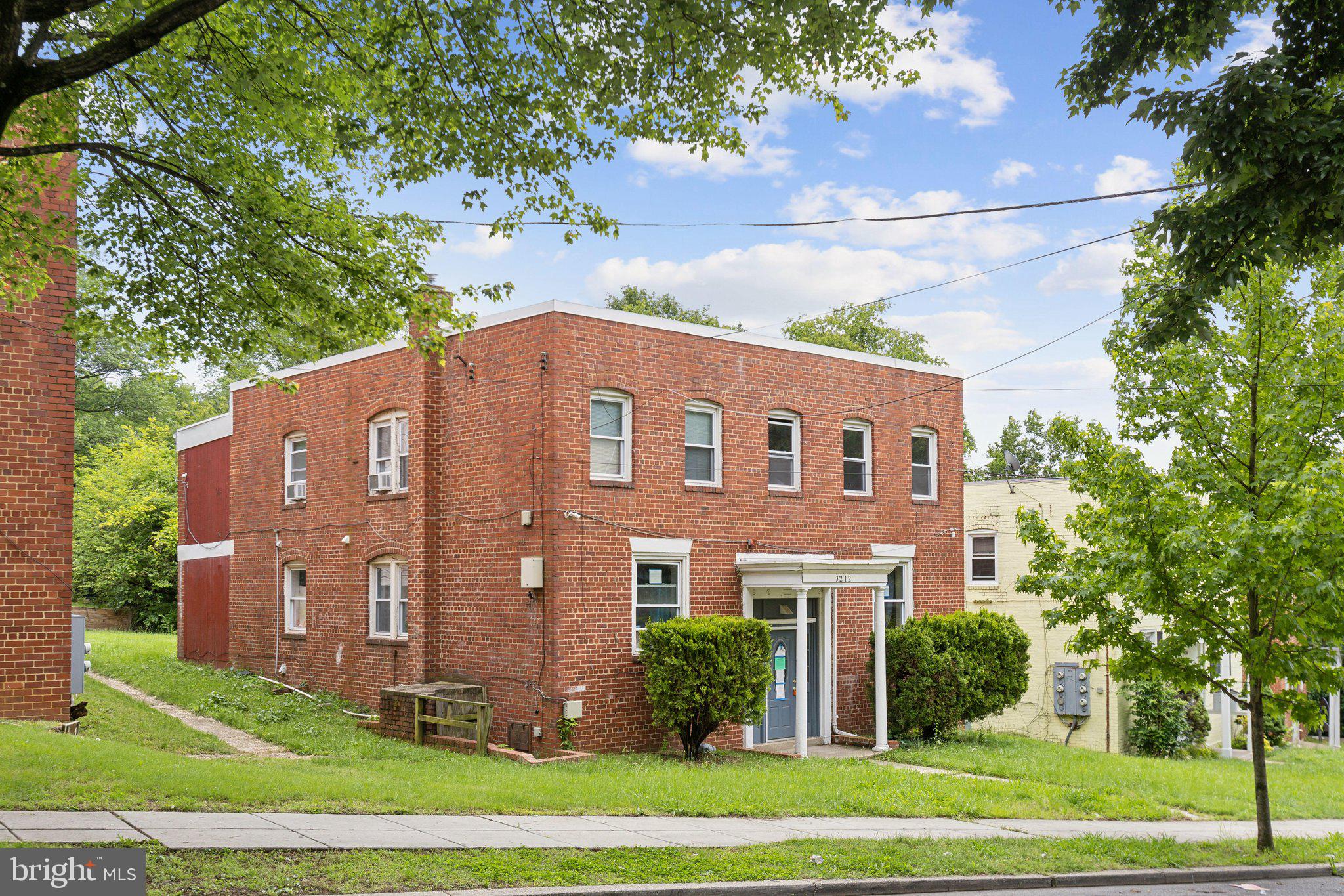3212 28TH STREET SE