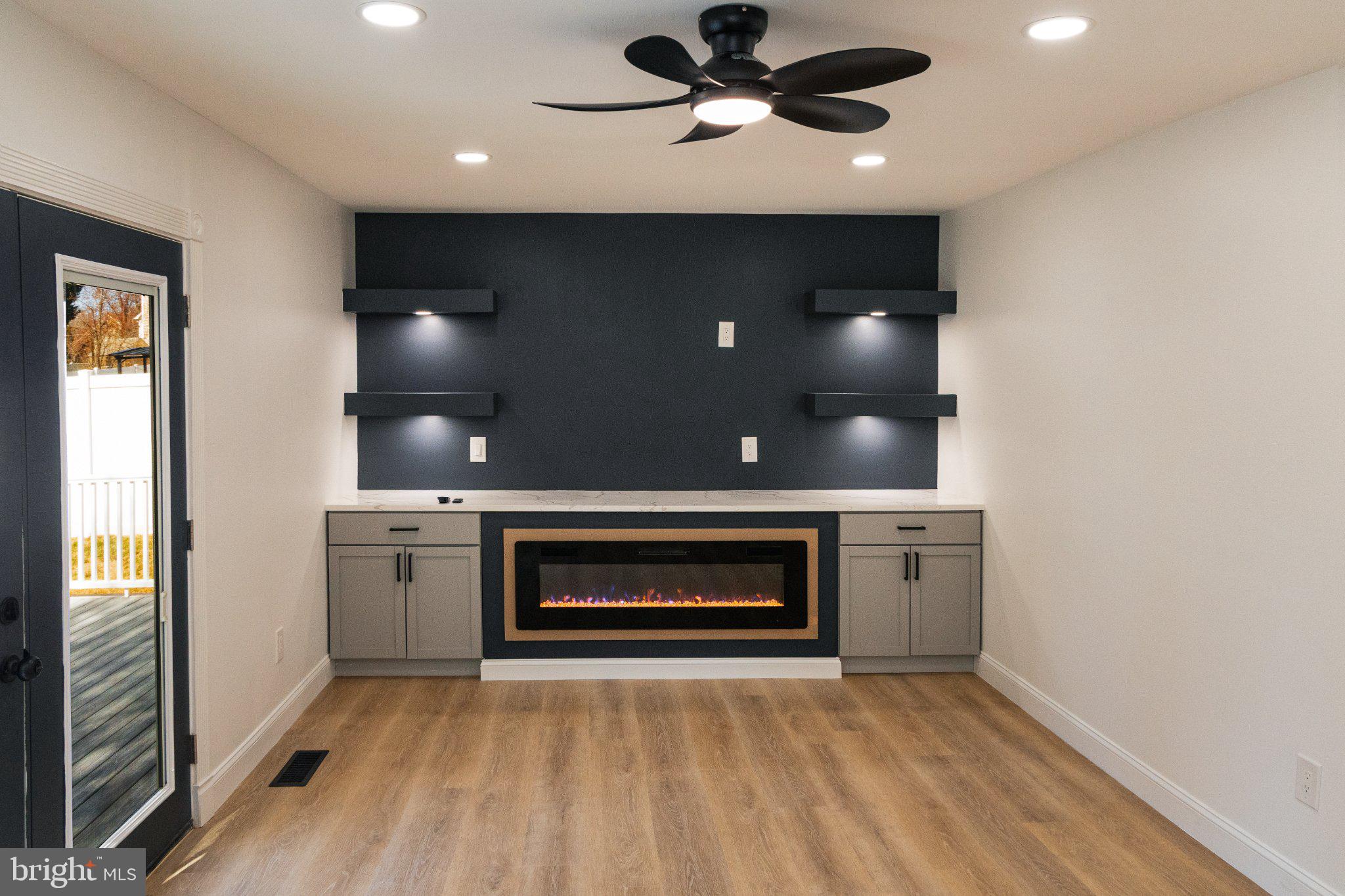 HUNTERS WOODS - Residential