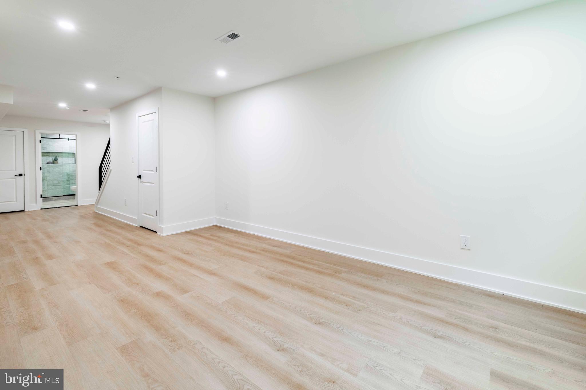 WHITMAN - Residential