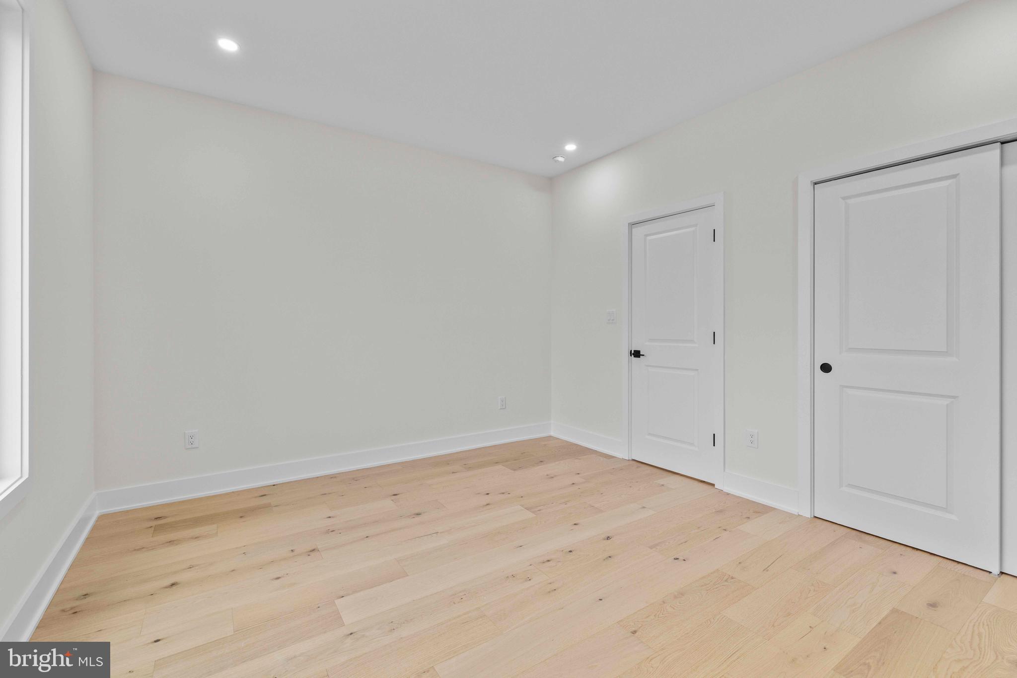 WHITMAN - Residential