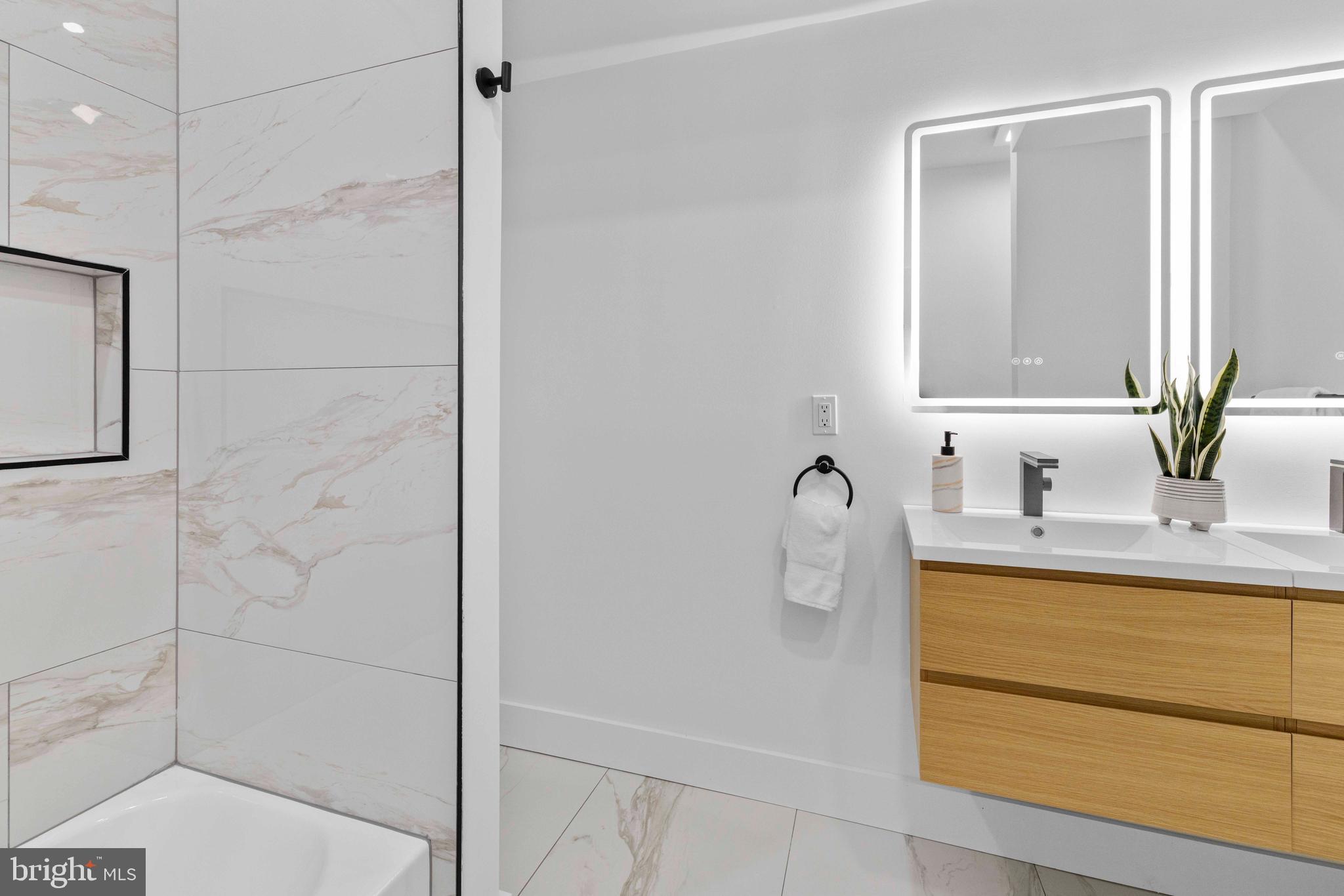 WHITMAN - Residential