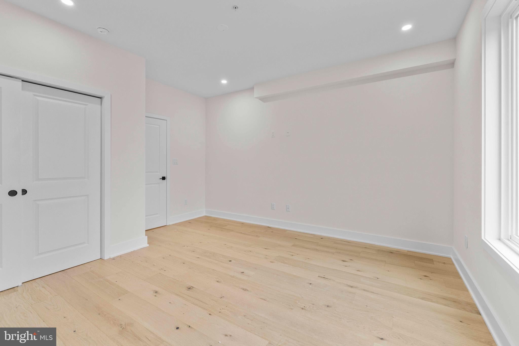 WHITMAN - Residential